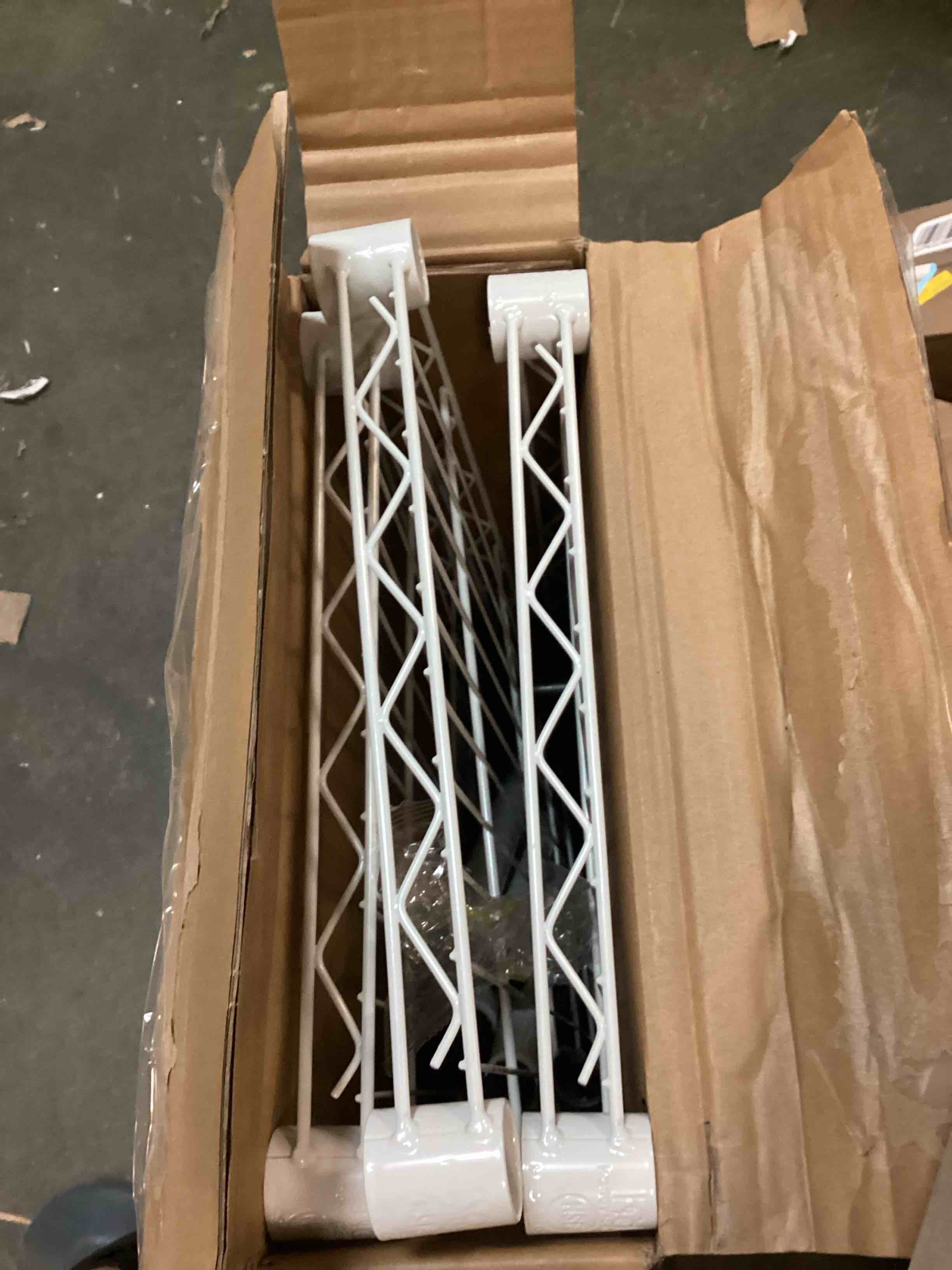 https://s3.amazonaws.com/lotting-images-prod/bidfta/GRA0010843_1726808993457.jpeg