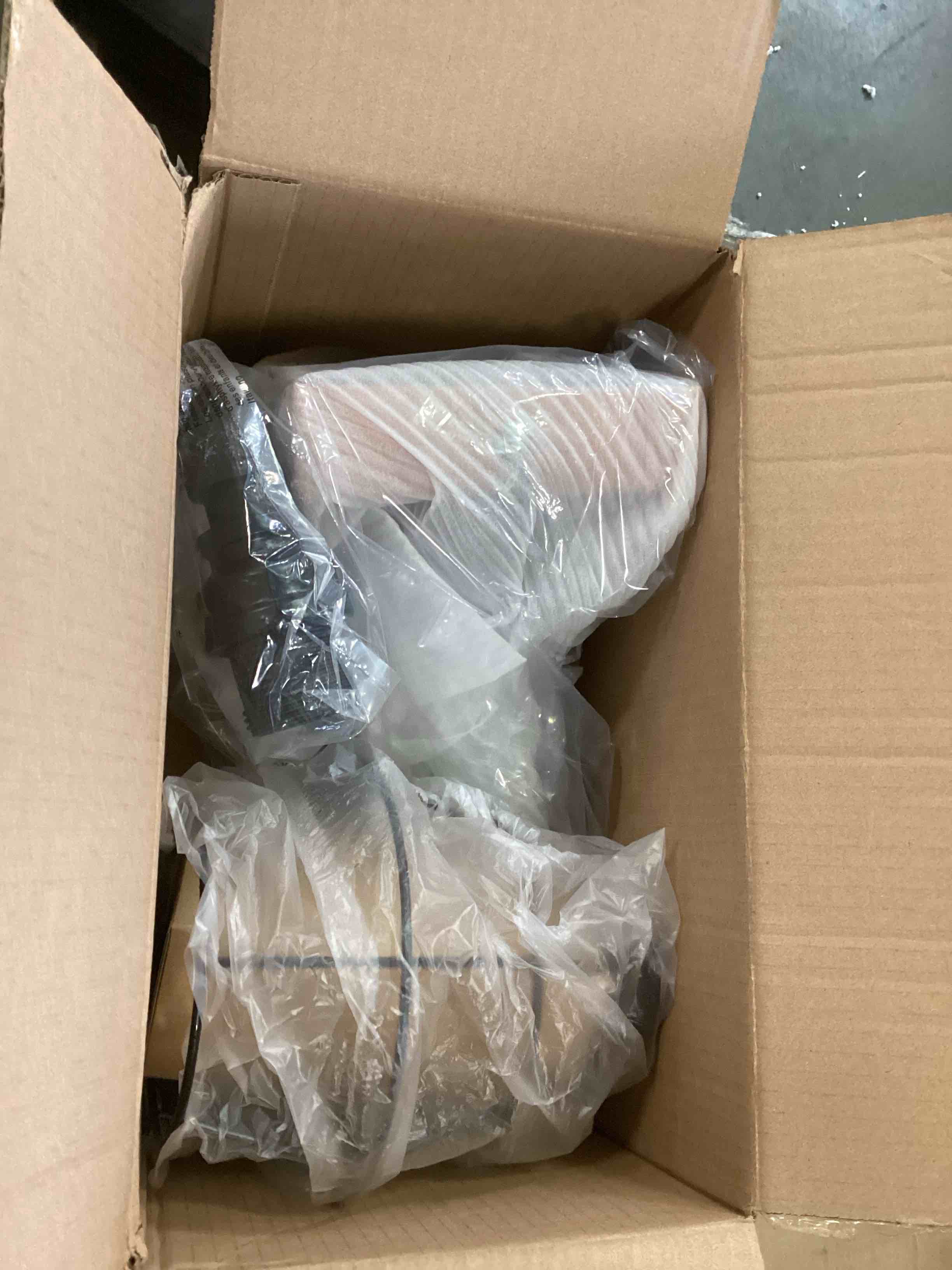 https://s3.amazonaws.com/lotting-images-prod/bidfta/GRA0012291_1726598891406.jpeg