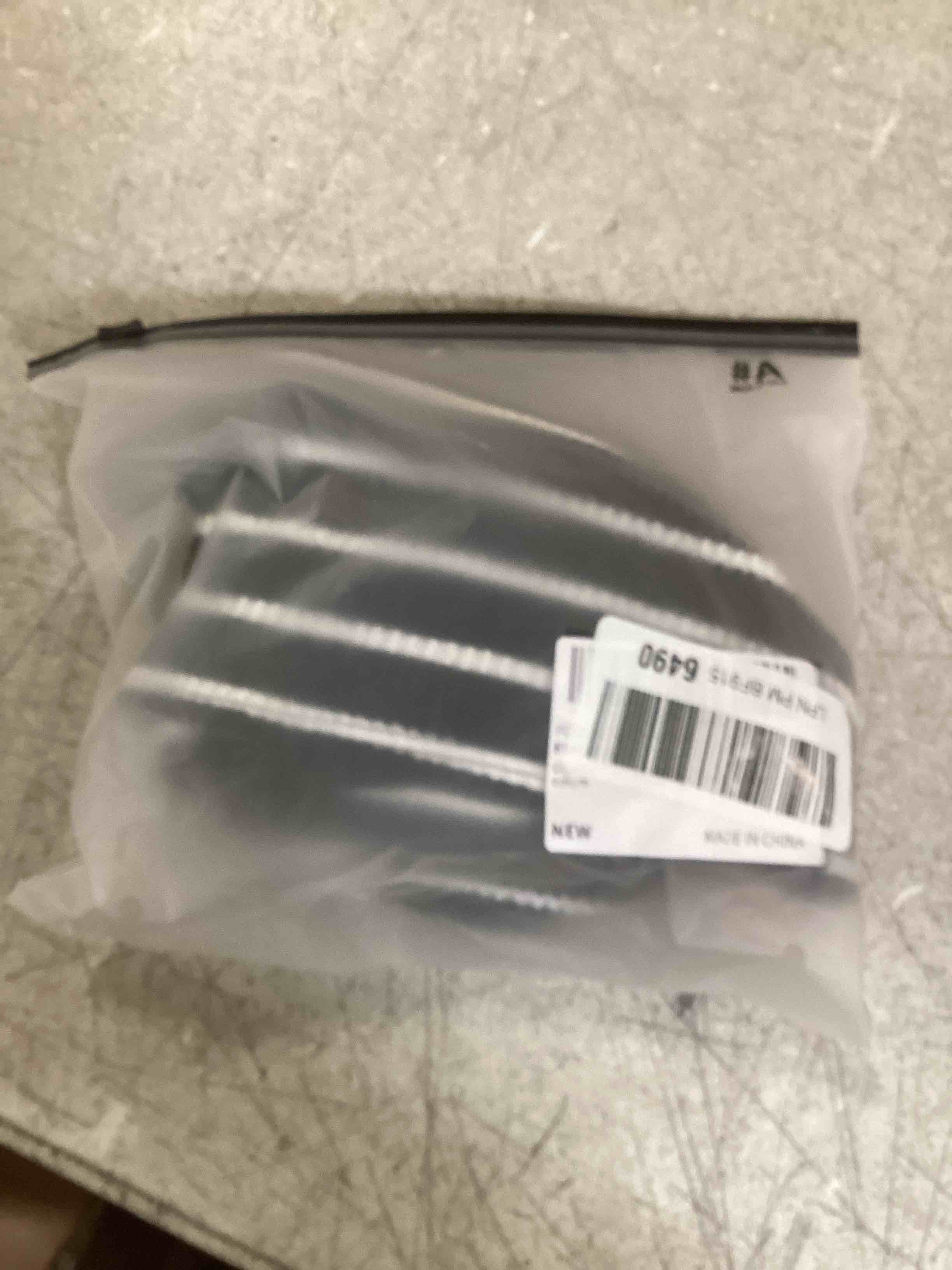https://s3.amazonaws.com/lotting-images-prod/bidfta/GRA0012902_1726155560752.jpeg