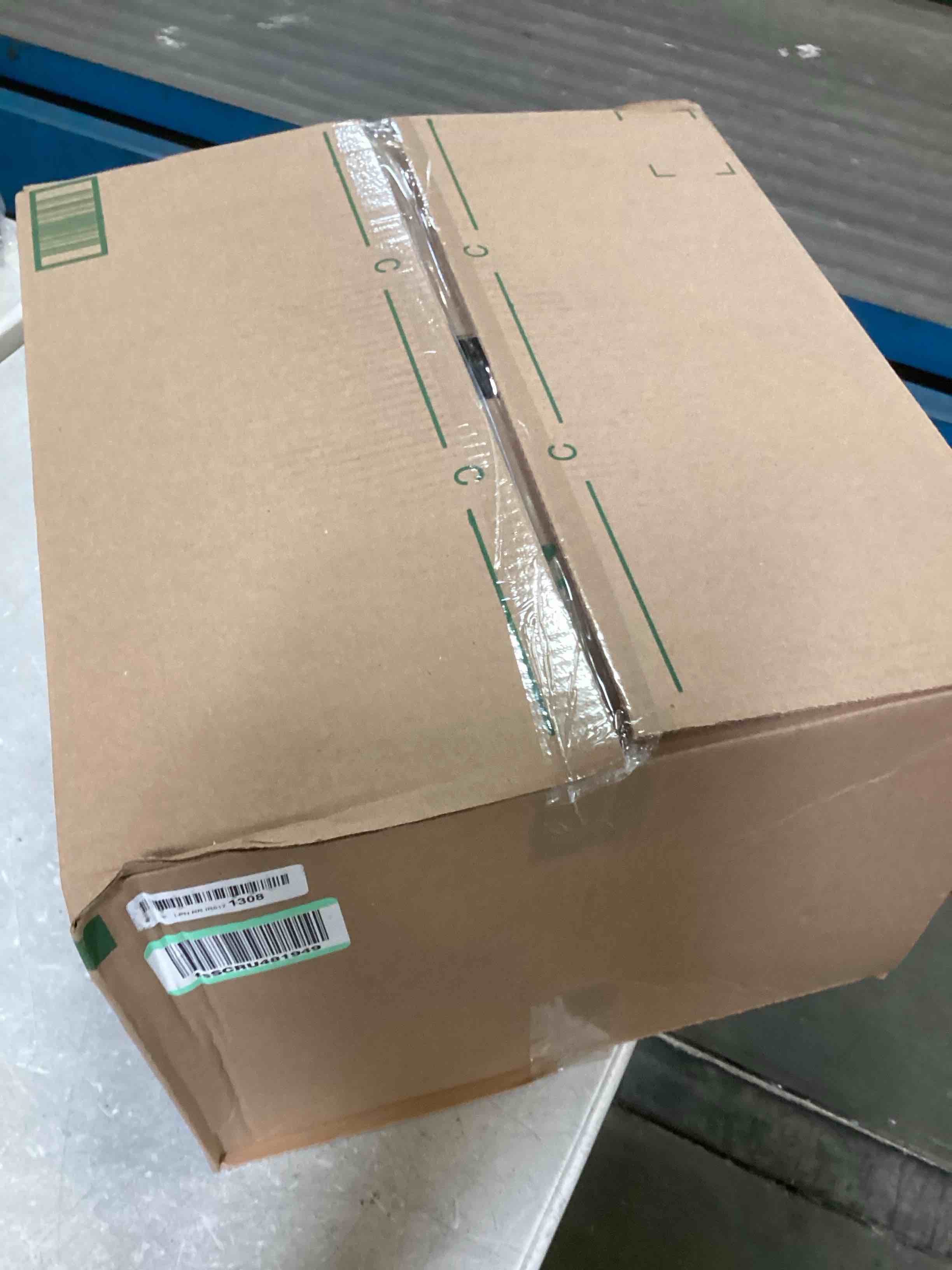 https://s3.amazonaws.com/lotting-images-prod/bidfta/GRA0013017_1726083082675.jpeg