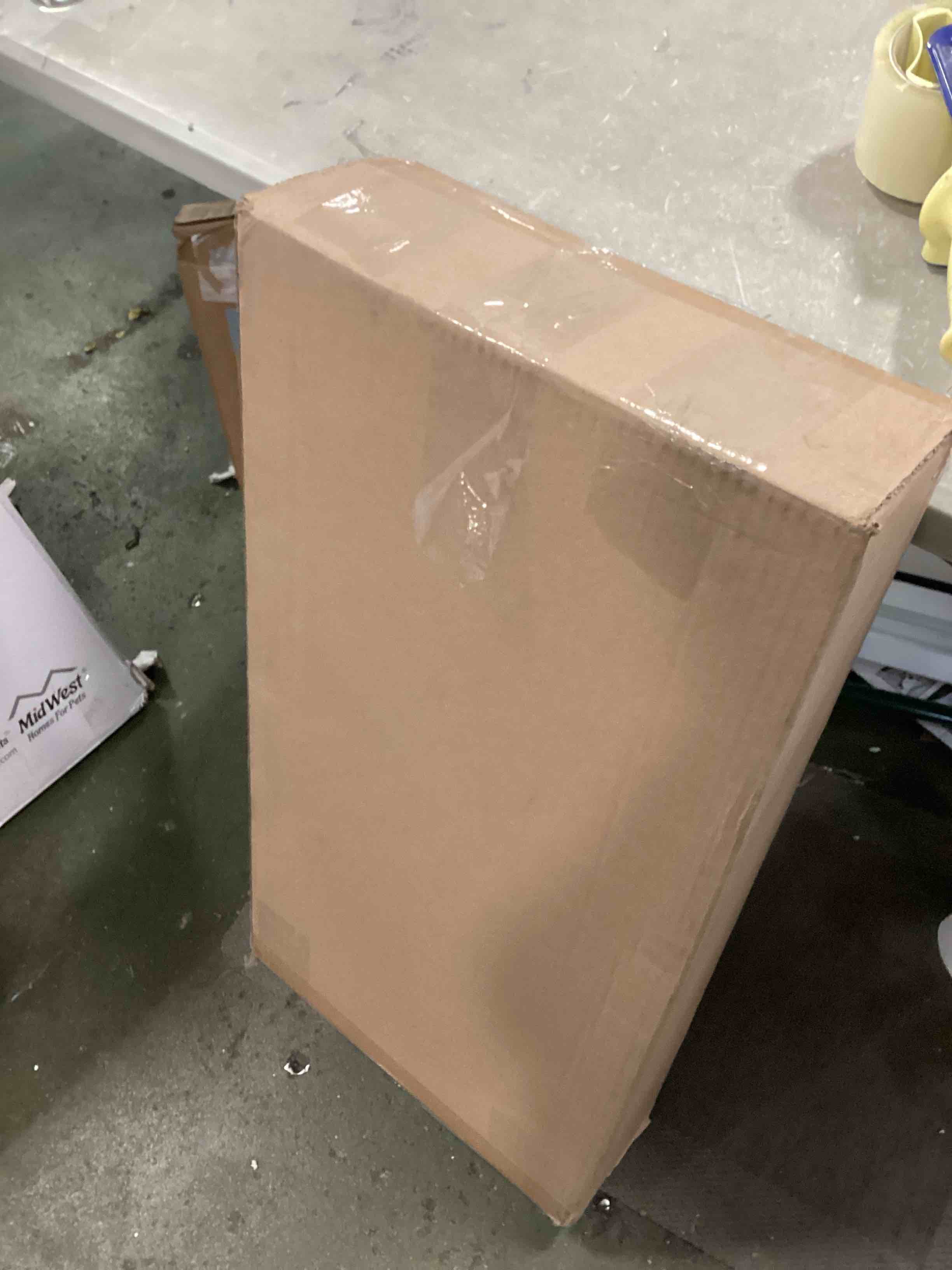 https://s3.amazonaws.com/lotting-images-prod/bidfta/GRA0014056_1727290322462.jpeg