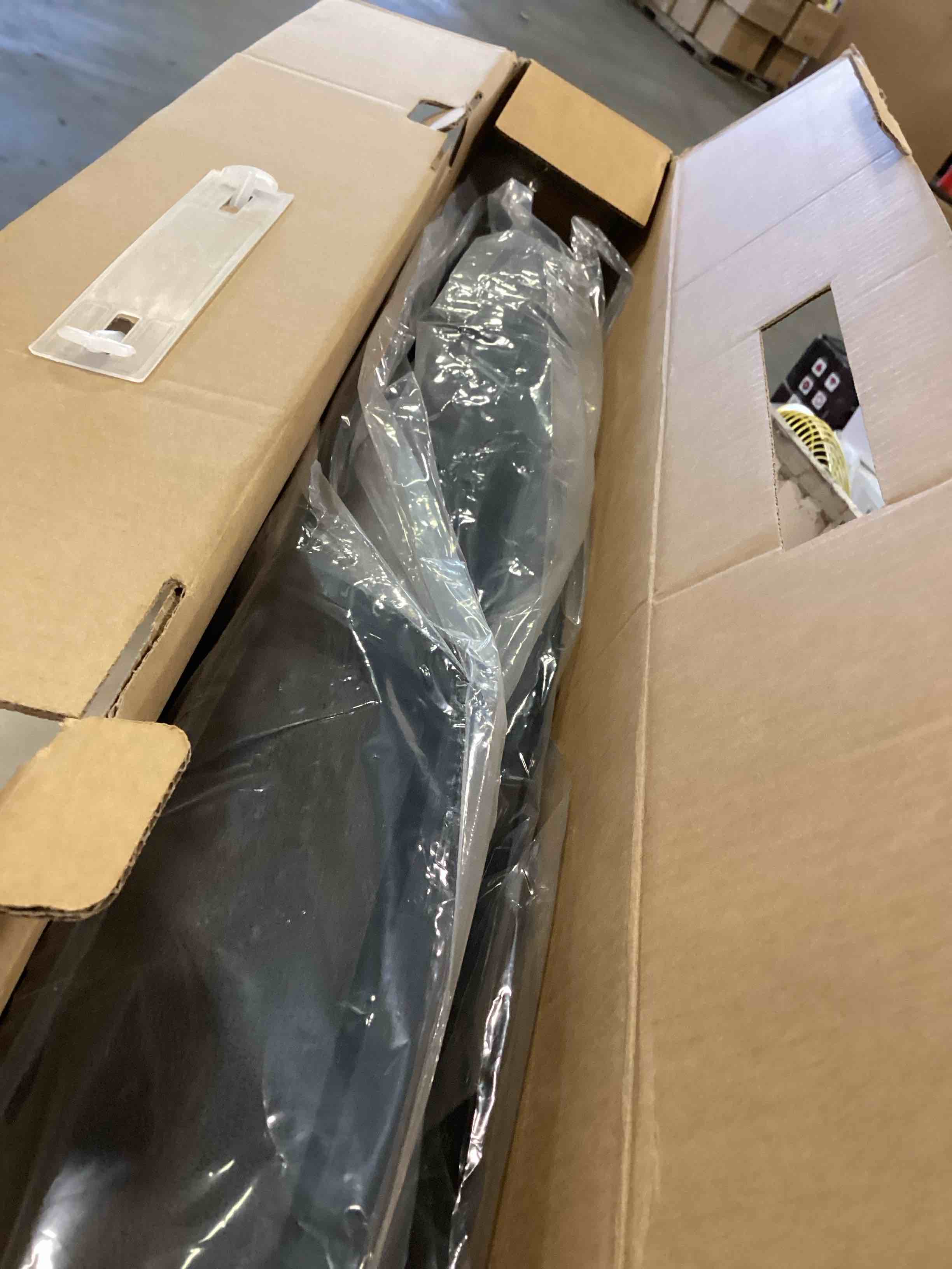 https://s3.amazonaws.com/lotting-images-prod/bidfta/GRA0015425_1726498791116.jpeg