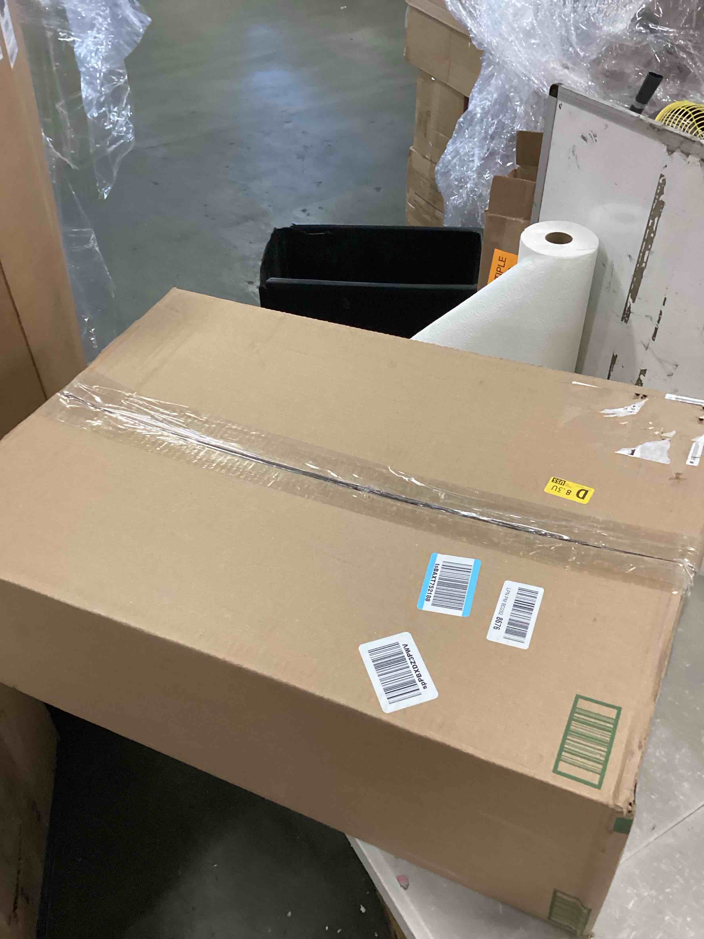 https://s3.amazonaws.com/lotting-images-prod/bidfta/GRA0015472_1726493312336.jpeg