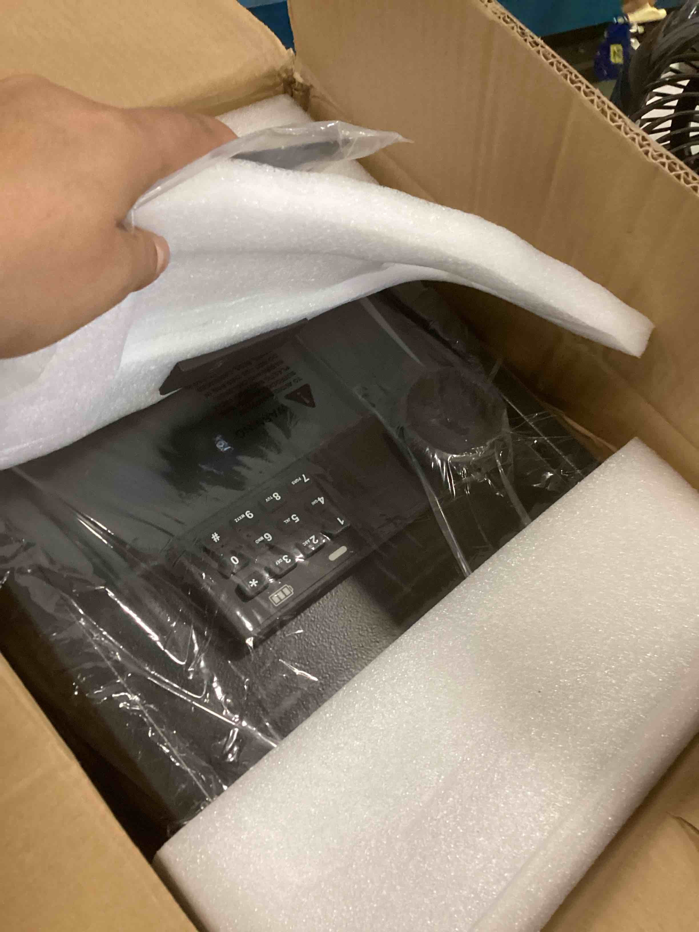 https://s3.amazonaws.com/lotting-images-prod/bidfta/GRA0015534_1726256592794.jpeg