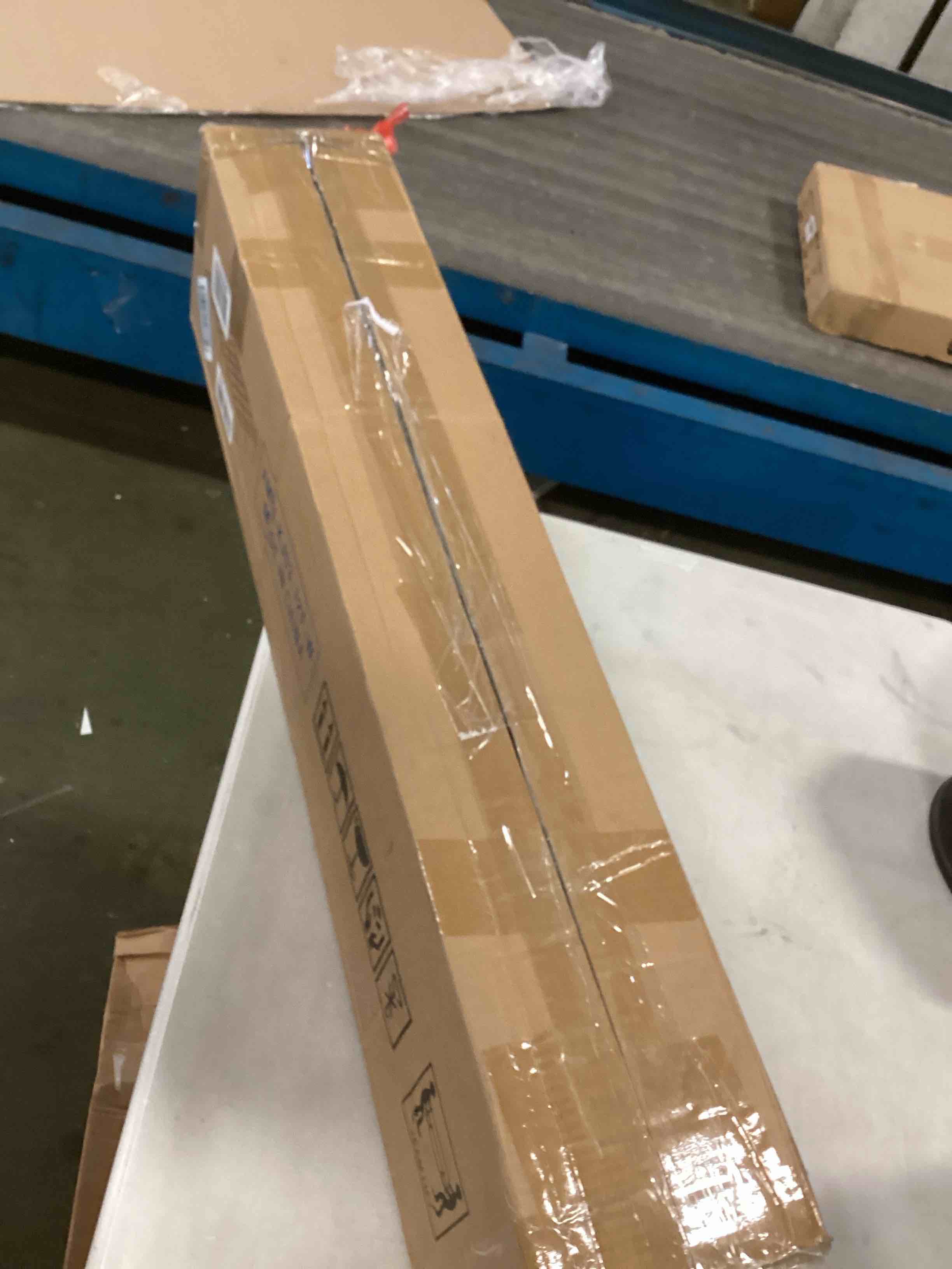 https://s3.amazonaws.com/lotting-images-prod/bidfta/GRA0015561_1726253913017.jpeg