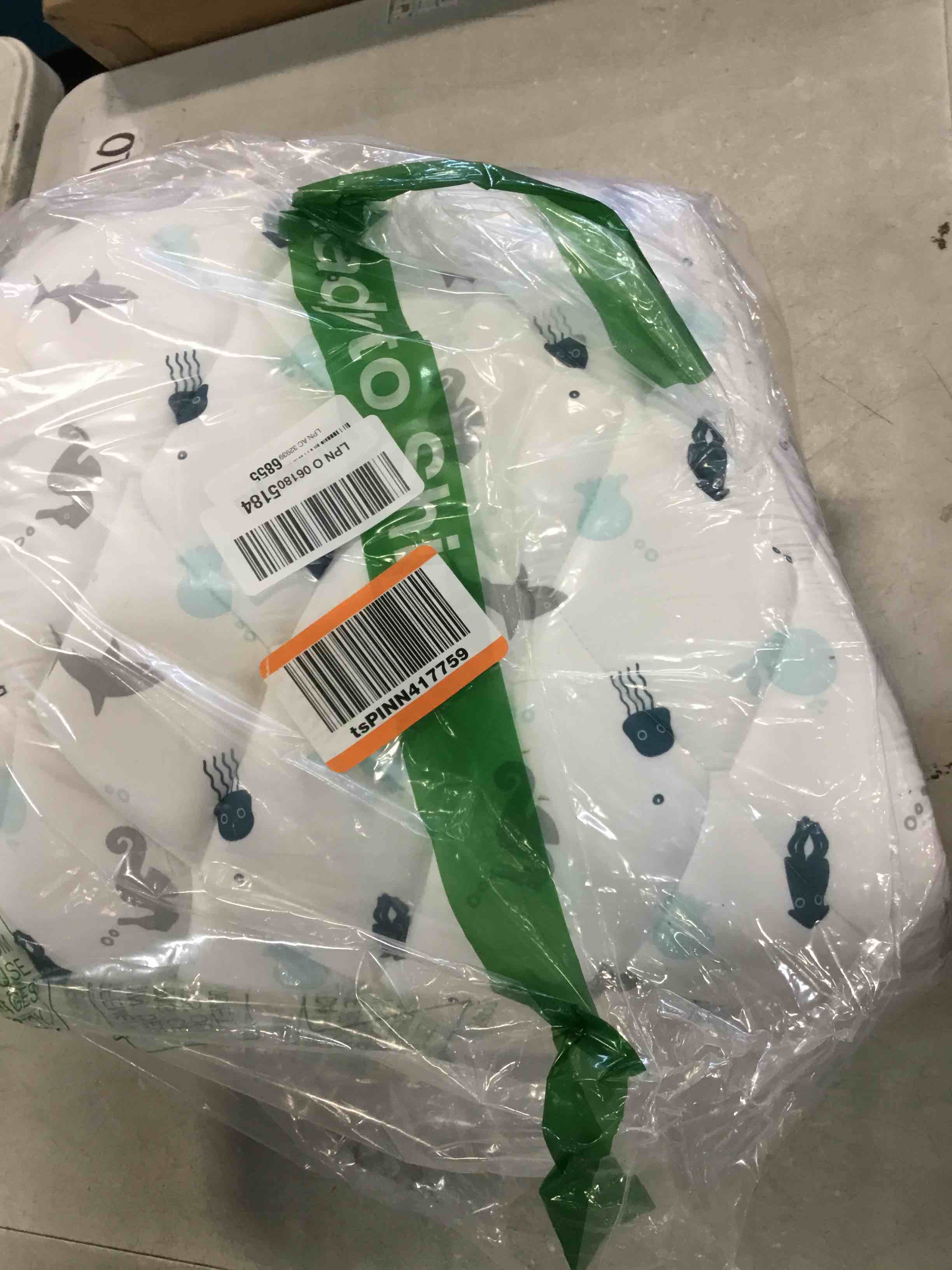 https://s3.amazonaws.com/lotting-images-prod/bidfta/GRA0016009_1729781488410.jpeg