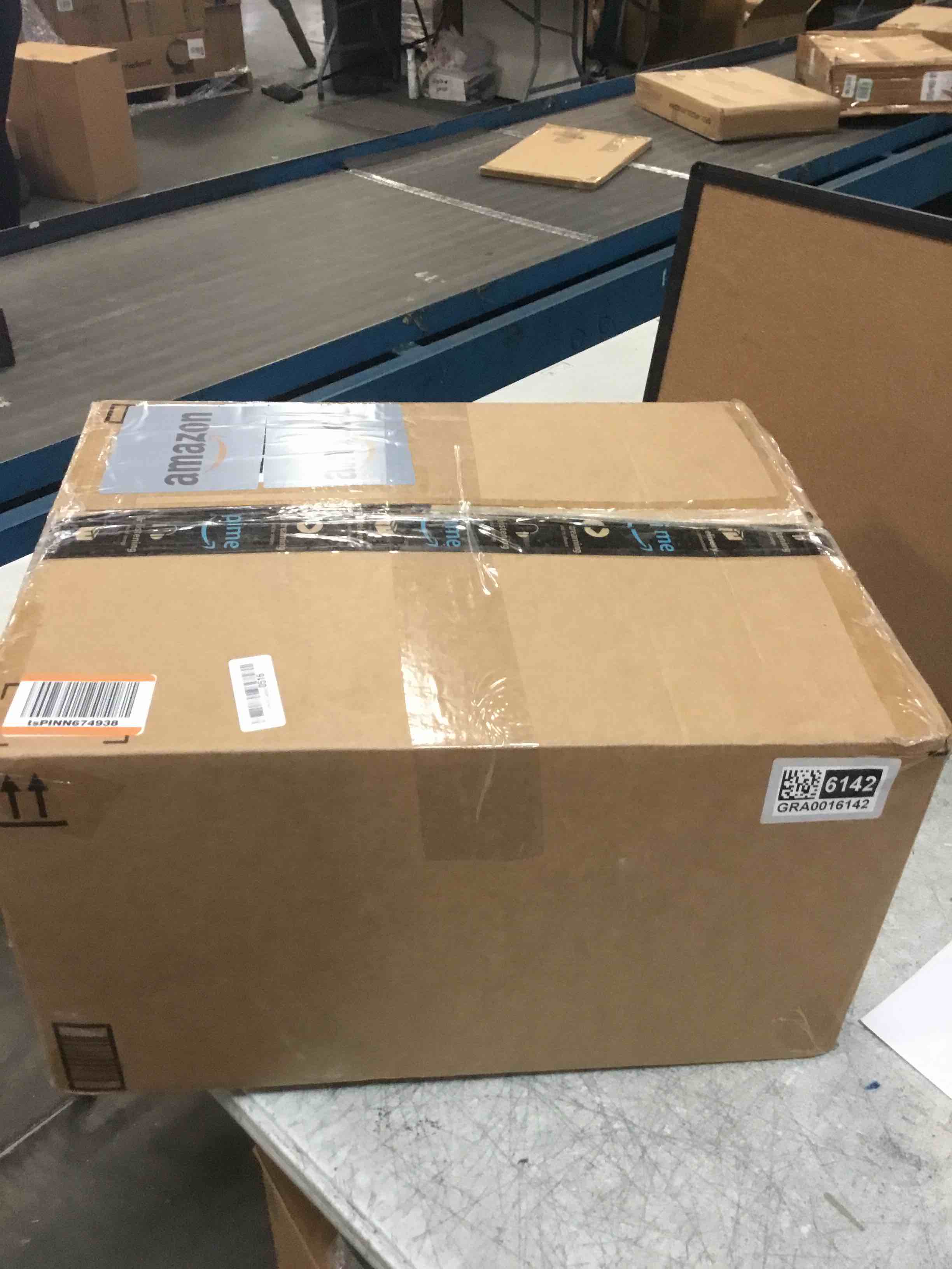 https://s3.amazonaws.com/lotting-images-prod/bidfta/GRA0016142_1729014795542.jpeg