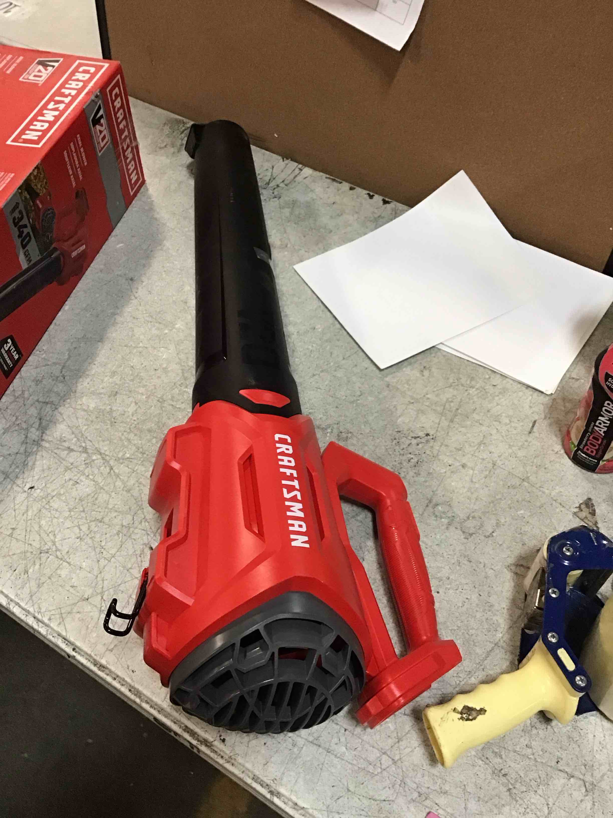 https://s3.amazonaws.com/lotting-images-prod/bidfta/GRA0016272_1728995868631.jpeg