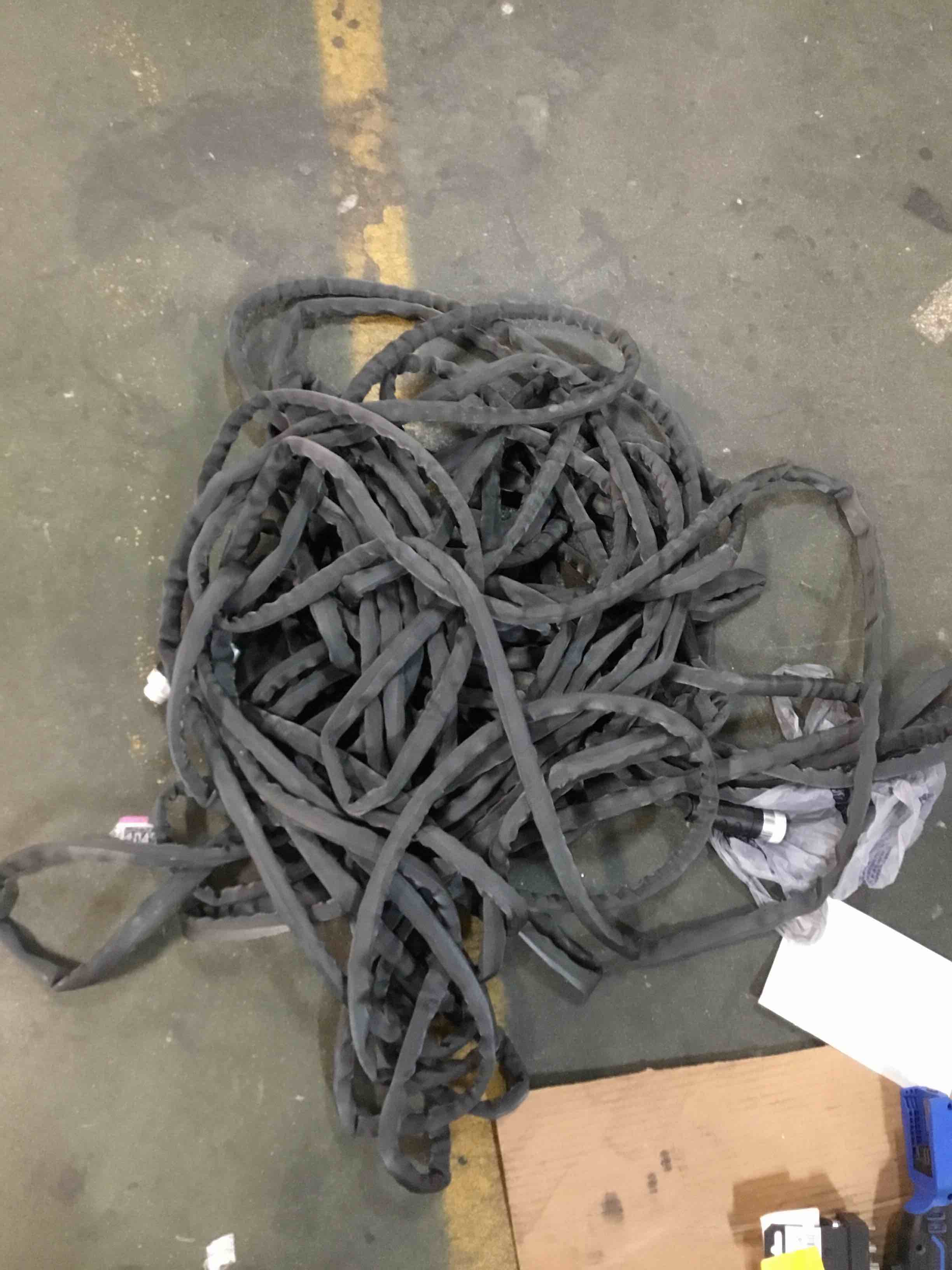 https://s3.amazonaws.com/lotting-images-prod/bidfta/GRA0017208_1726007190090.jpeg