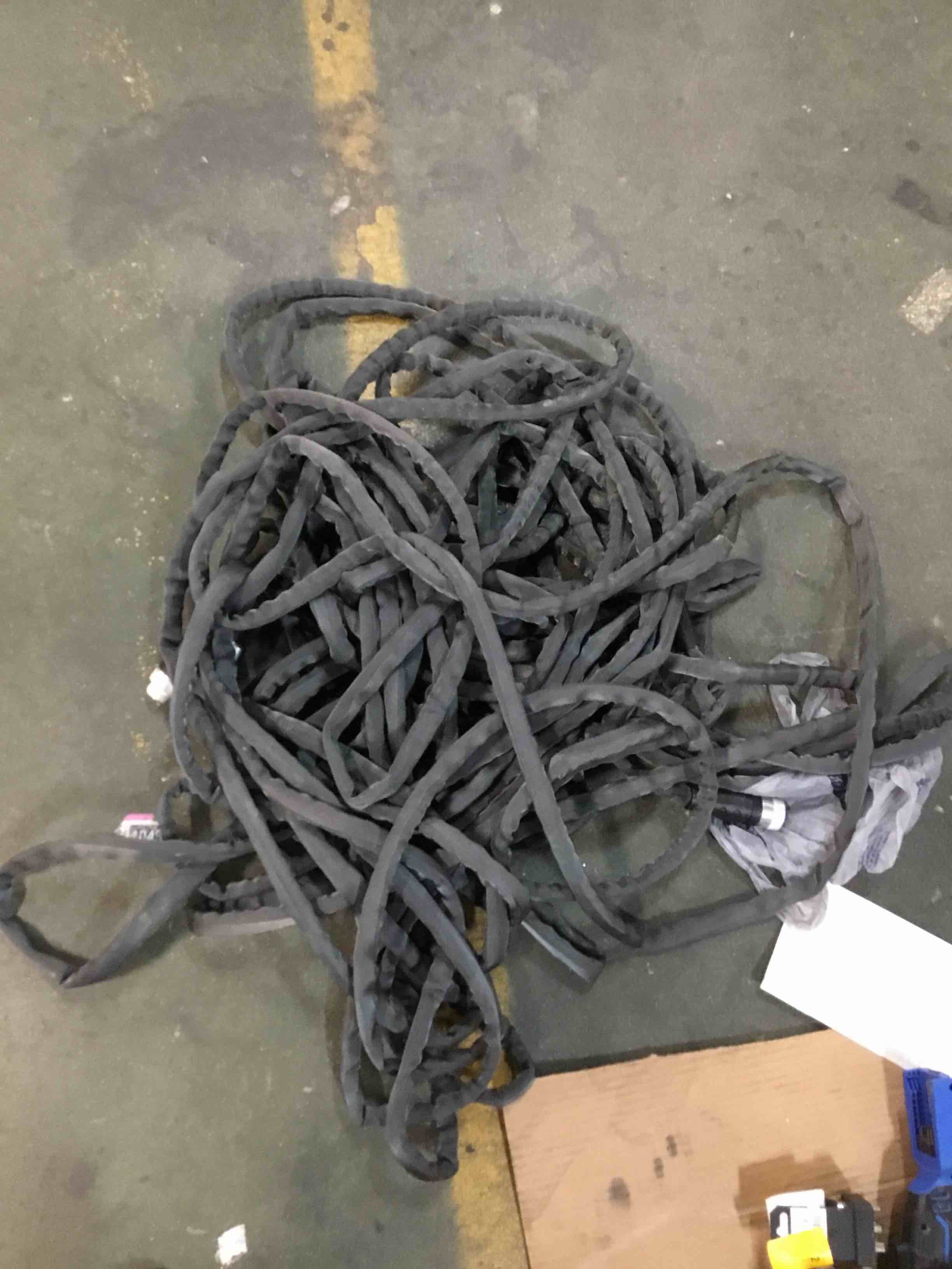 https://s3.amazonaws.com/lotting-images-prod/bidfta/GRA0017208_1726007191182.jpeg