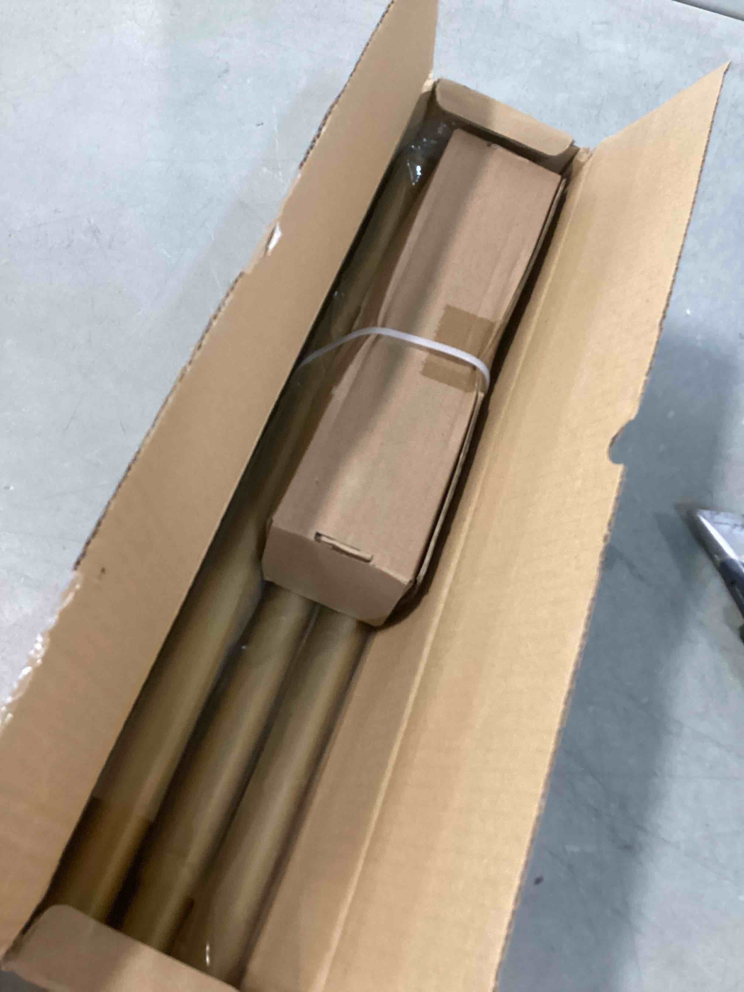 https://s3.amazonaws.com/lotting-images-prod/bidfta/GRA0018366_1726757140896.jpeg