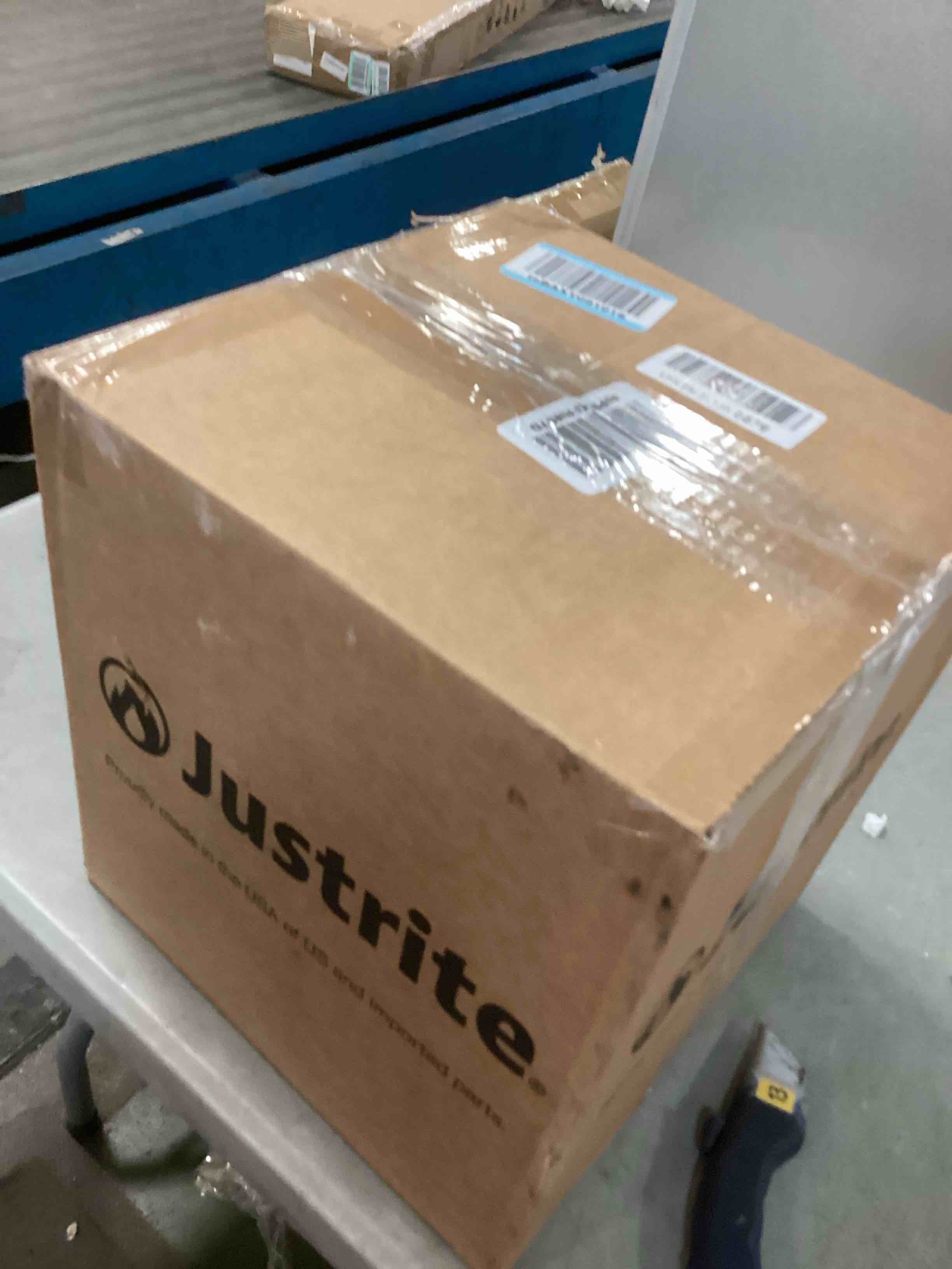 https://s3.amazonaws.com/lotting-images-prod/bidfta/GRA0018369_1726756975441.jpeg