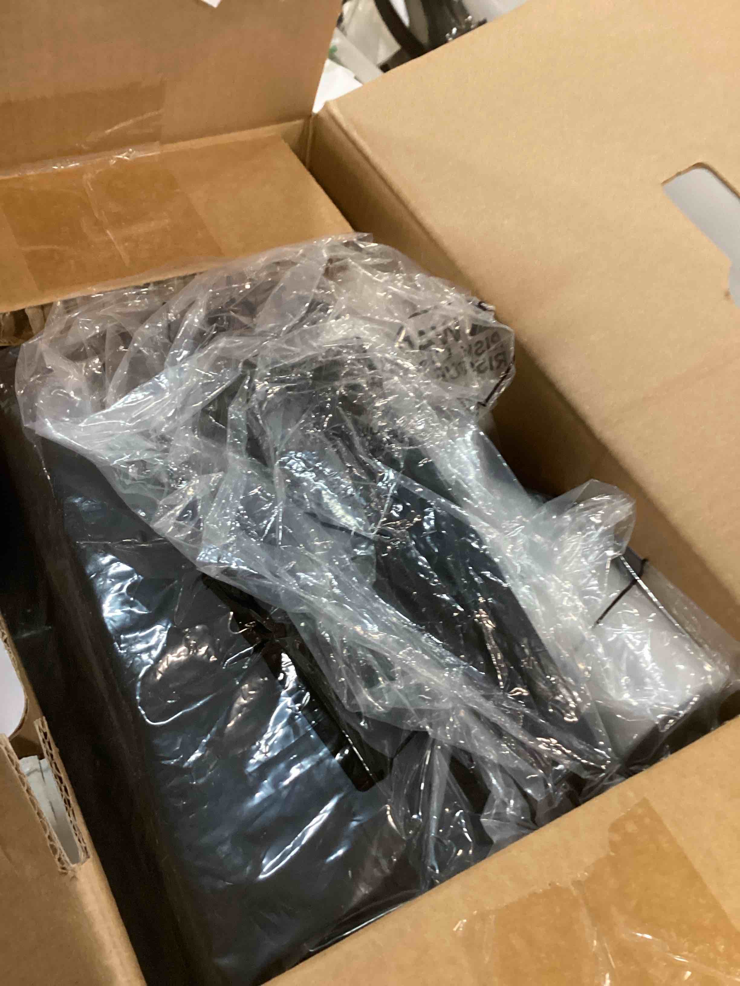 https://s3.amazonaws.com/lotting-images-prod/bidfta/GRA0018583_1726667561316.jpeg