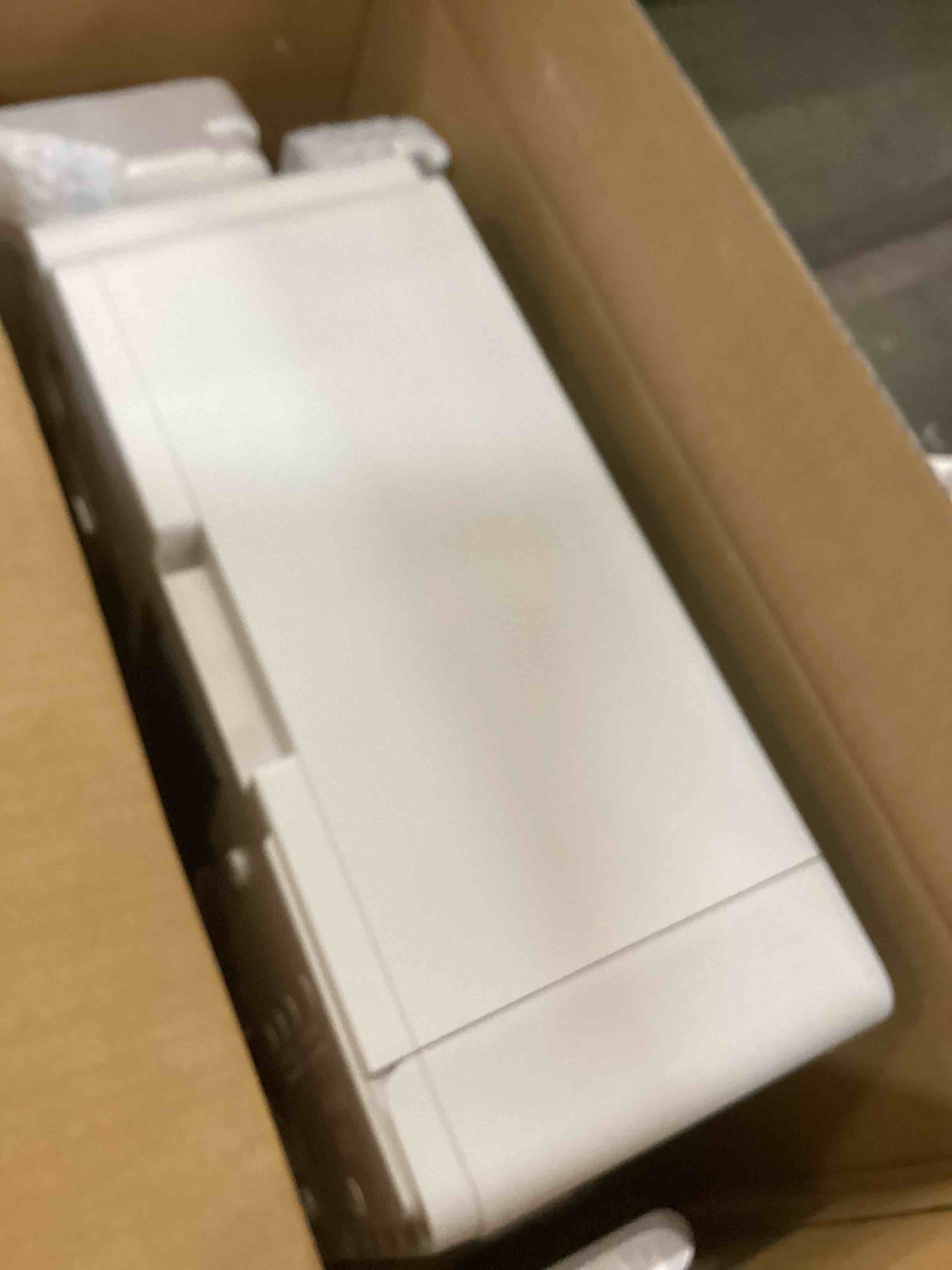 https://s3.amazonaws.com/lotting-images-prod/bidfta/GRA0018862_1726510379169.jpeg