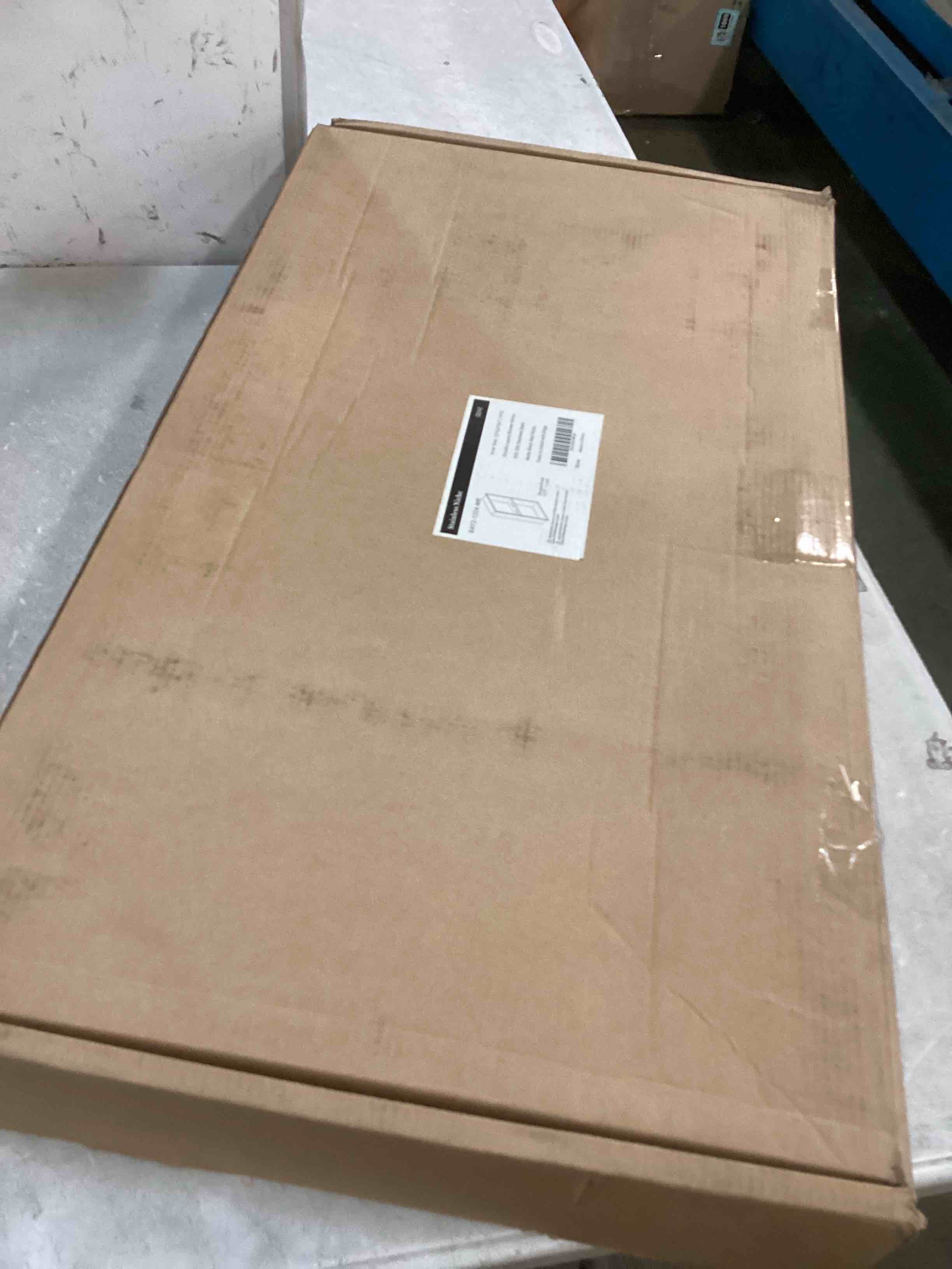 https://s3.amazonaws.com/lotting-images-prod/bidfta/GRA0019470_1726144085396.jpeg