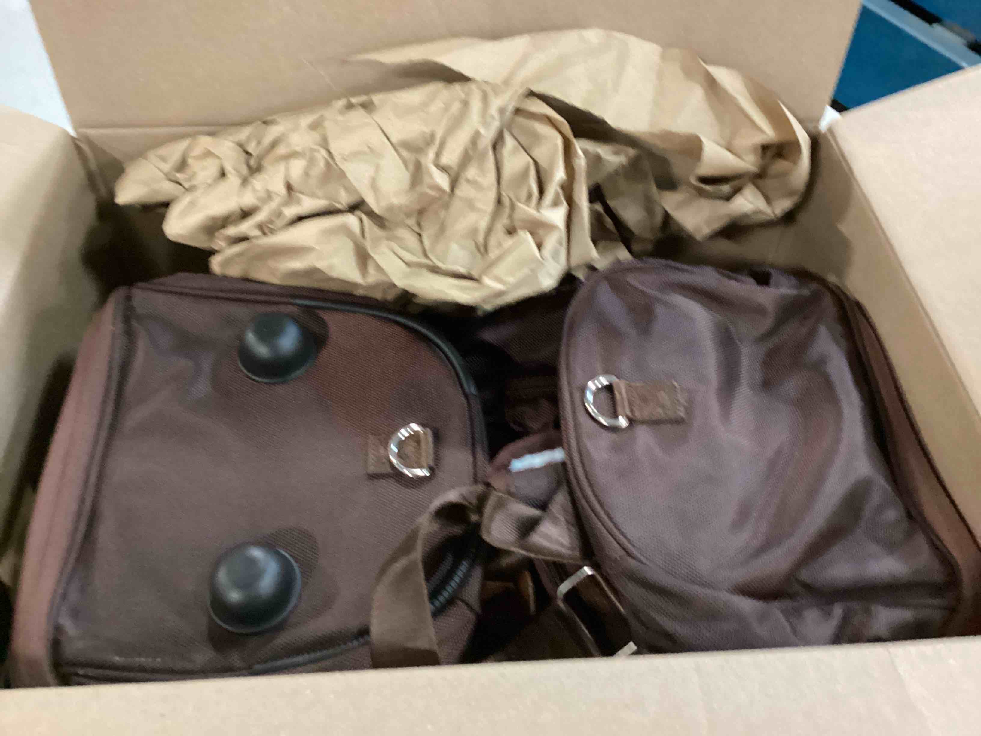 https://s3.amazonaws.com/lotting-images-prod/bidfta/GRA0020064_1728532056555.jpeg