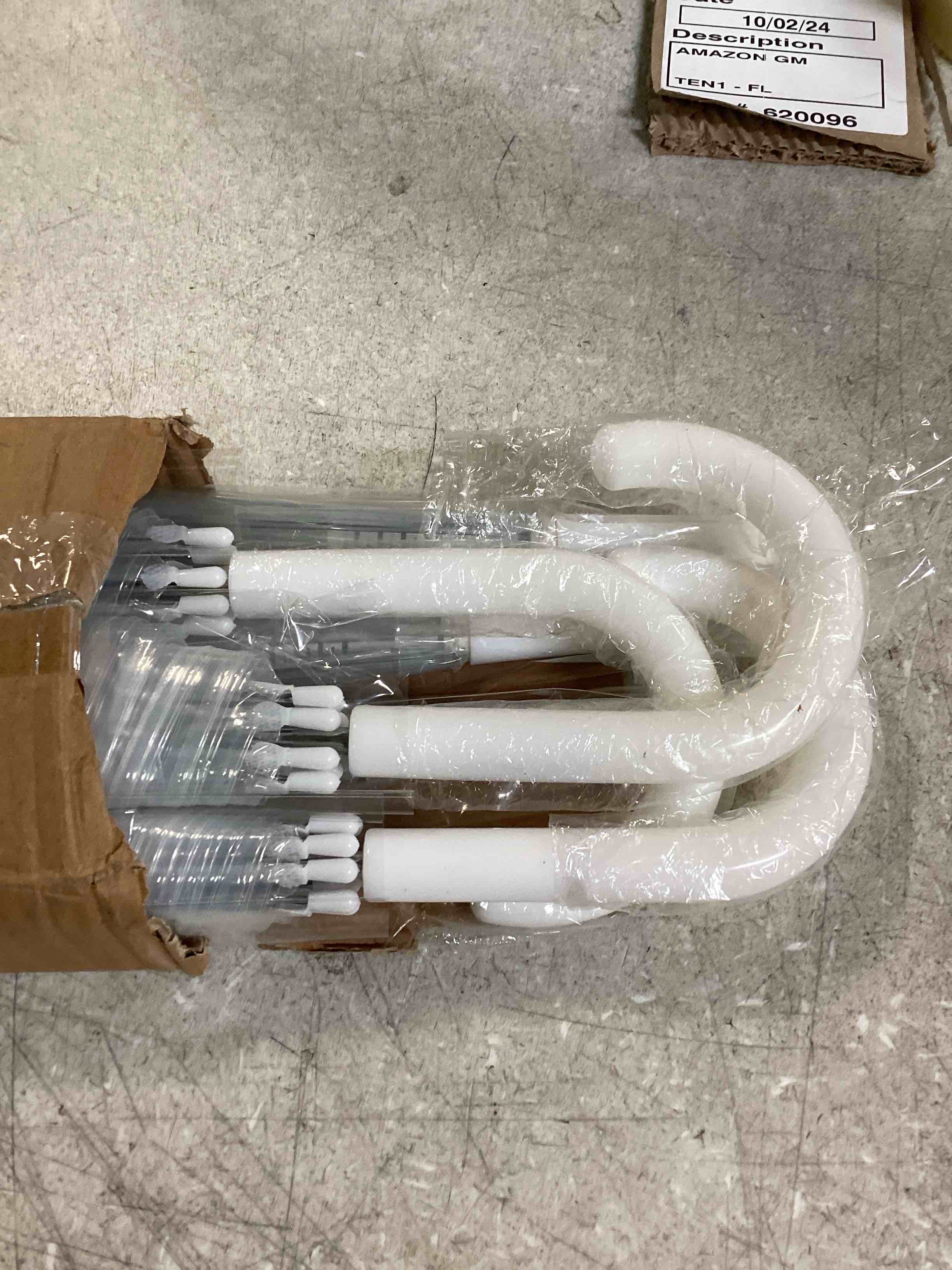 https://s3.amazonaws.com/lotting-images-prod/bidfta/GRA0020670_1728146421512.jpeg