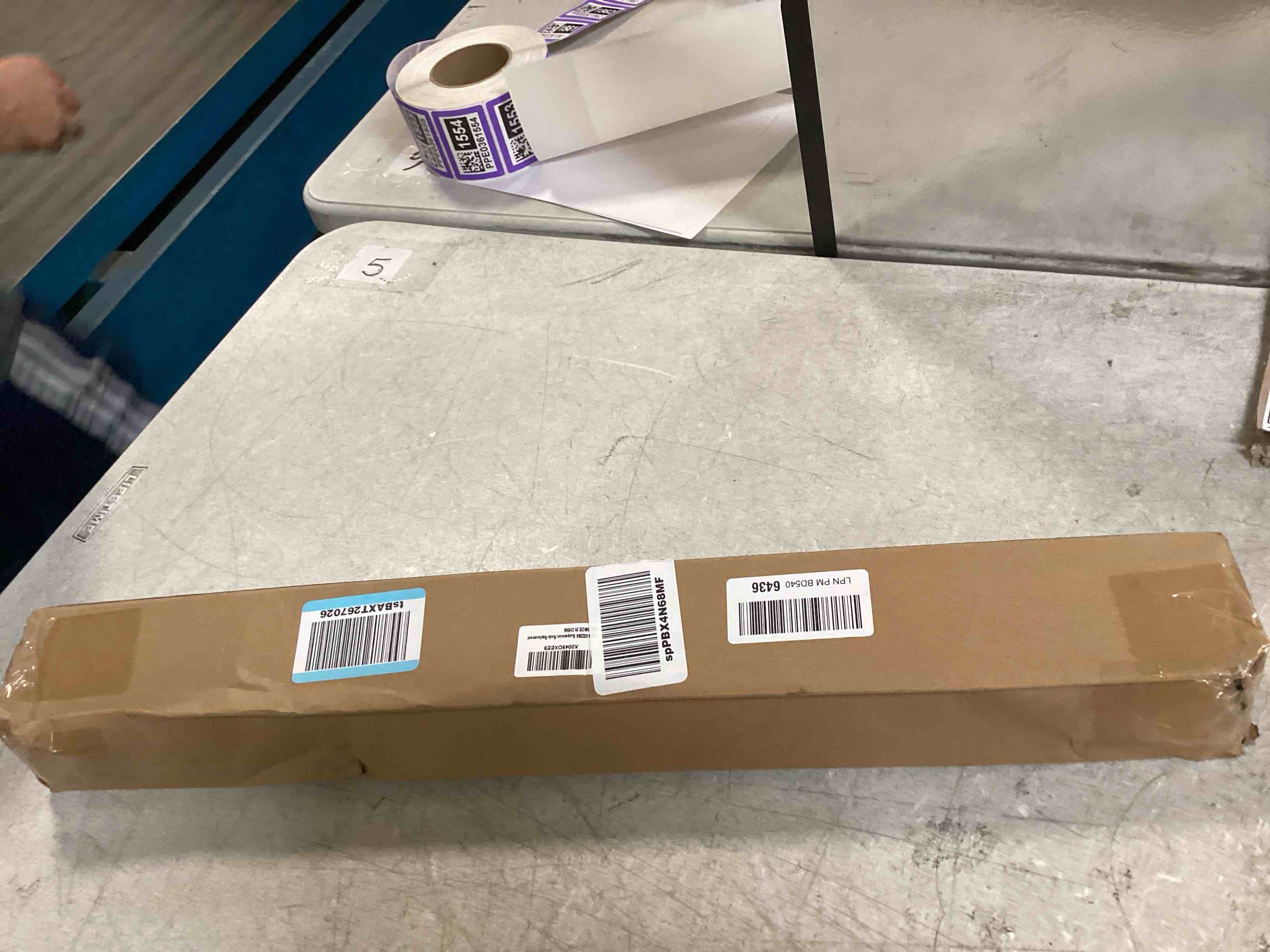 https://s3.amazonaws.com/lotting-images-prod/bidfta/GRA0020689_1728144772364.jpeg