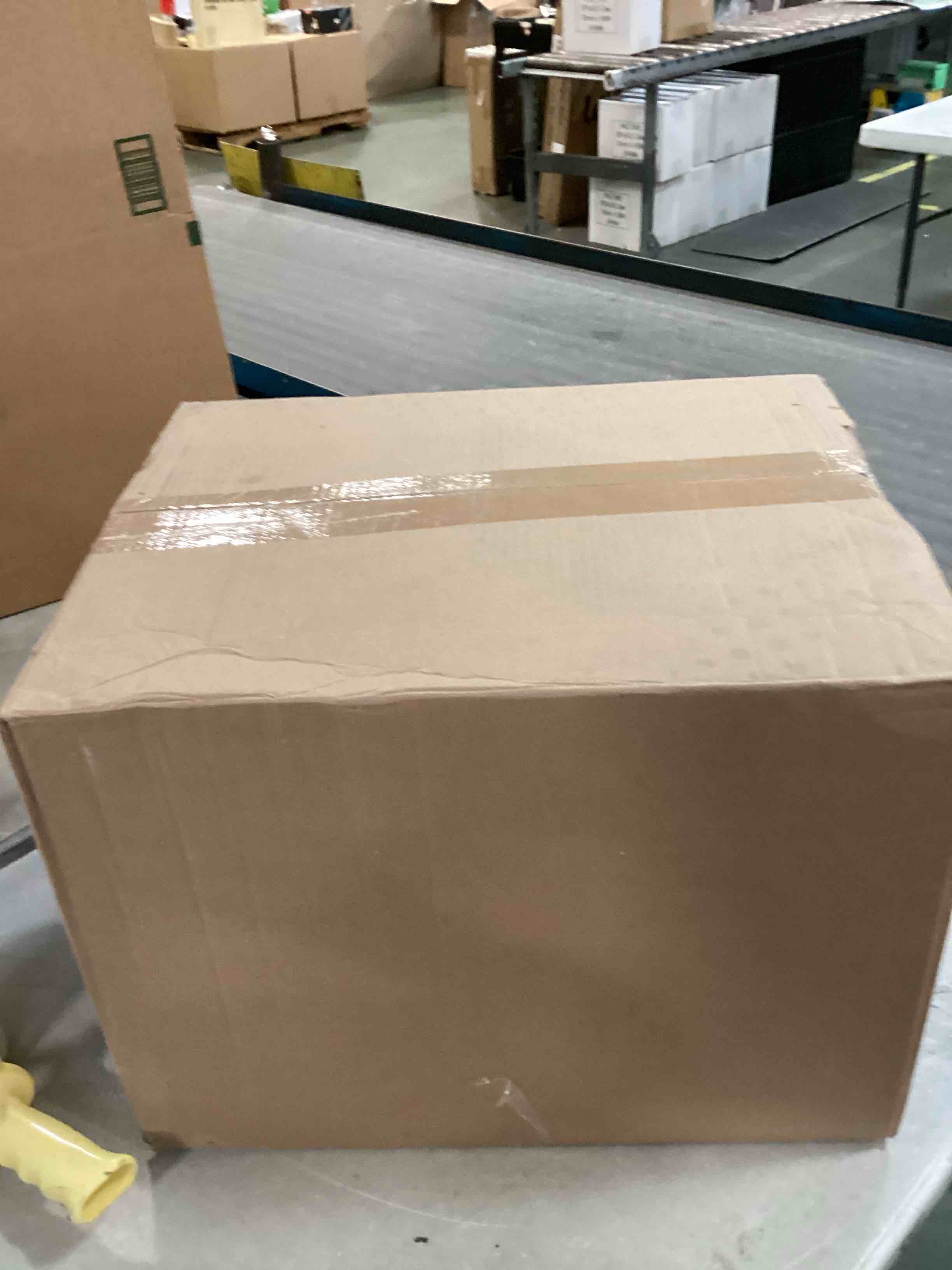 https://s3.amazonaws.com/lotting-images-prod/bidfta/GRA0021261_1727993138078.jpeg