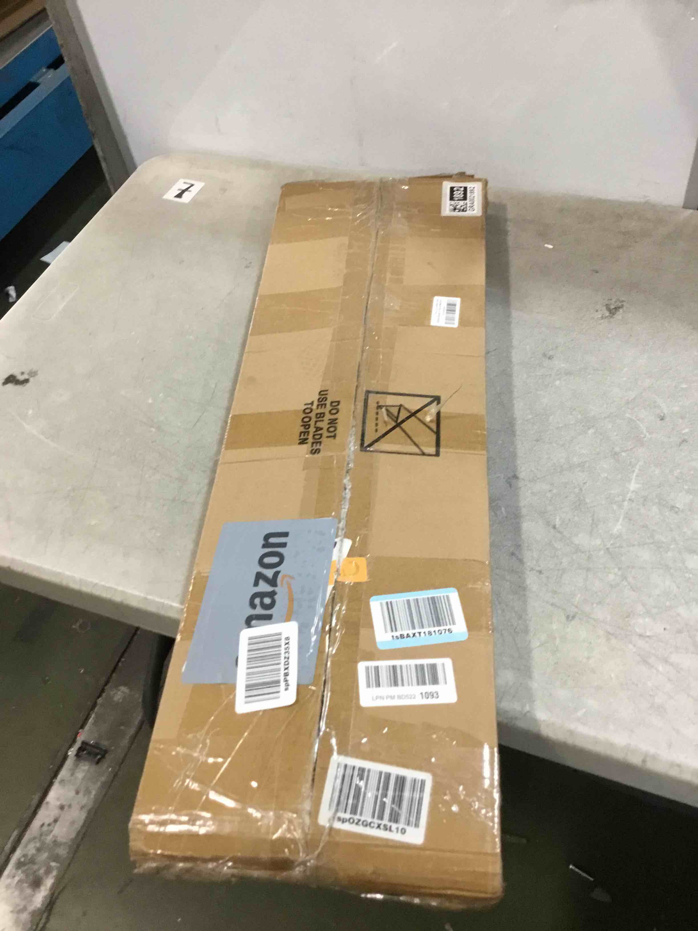 https://s3.amazonaws.com/lotting-images-prod/bidfta/GRA0021892_1726164505080.jpeg