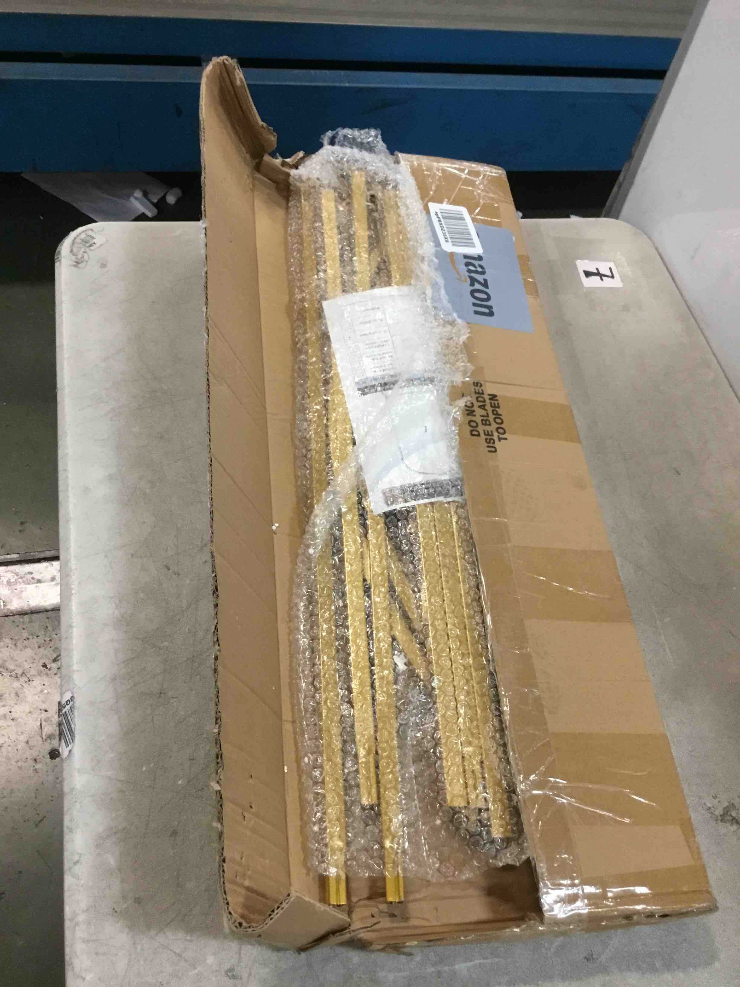 https://s3.amazonaws.com/lotting-images-prod/bidfta/GRA0021892_1726164537315.jpeg