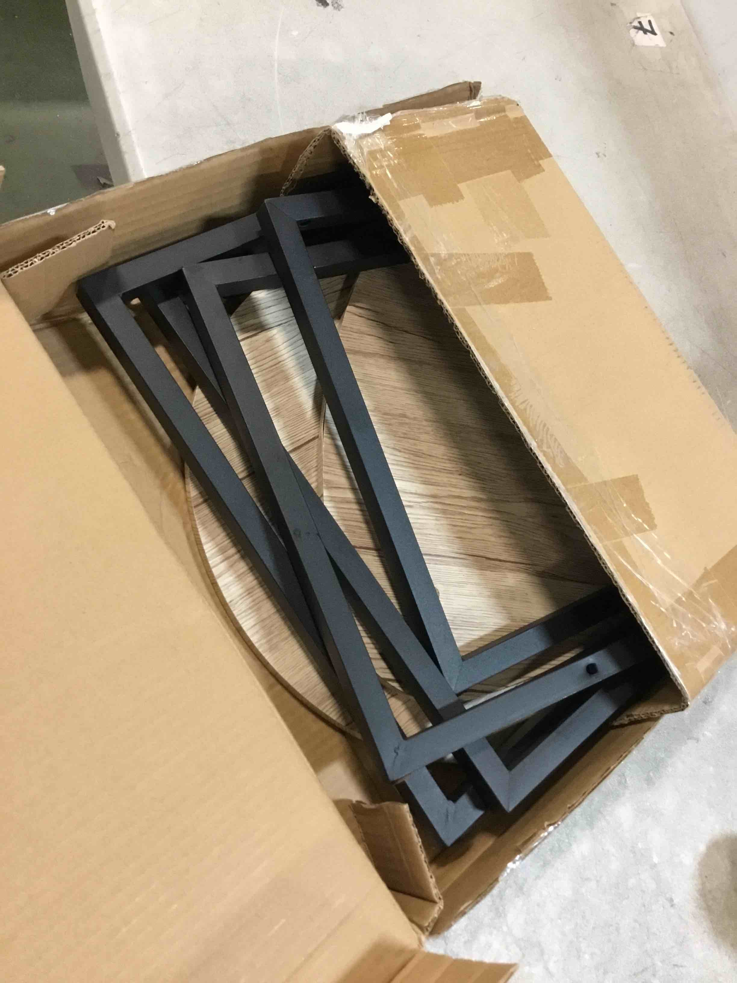 https://s3.amazonaws.com/lotting-images-prod/bidfta/GRA0021981_1726145556469.jpeg