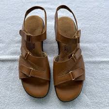 (IMAGE SIMILAR)Comfort-Well® by Beacon® Women’s DOUBAL STRAP SANDAL SIZE 7 1/2M mocha 