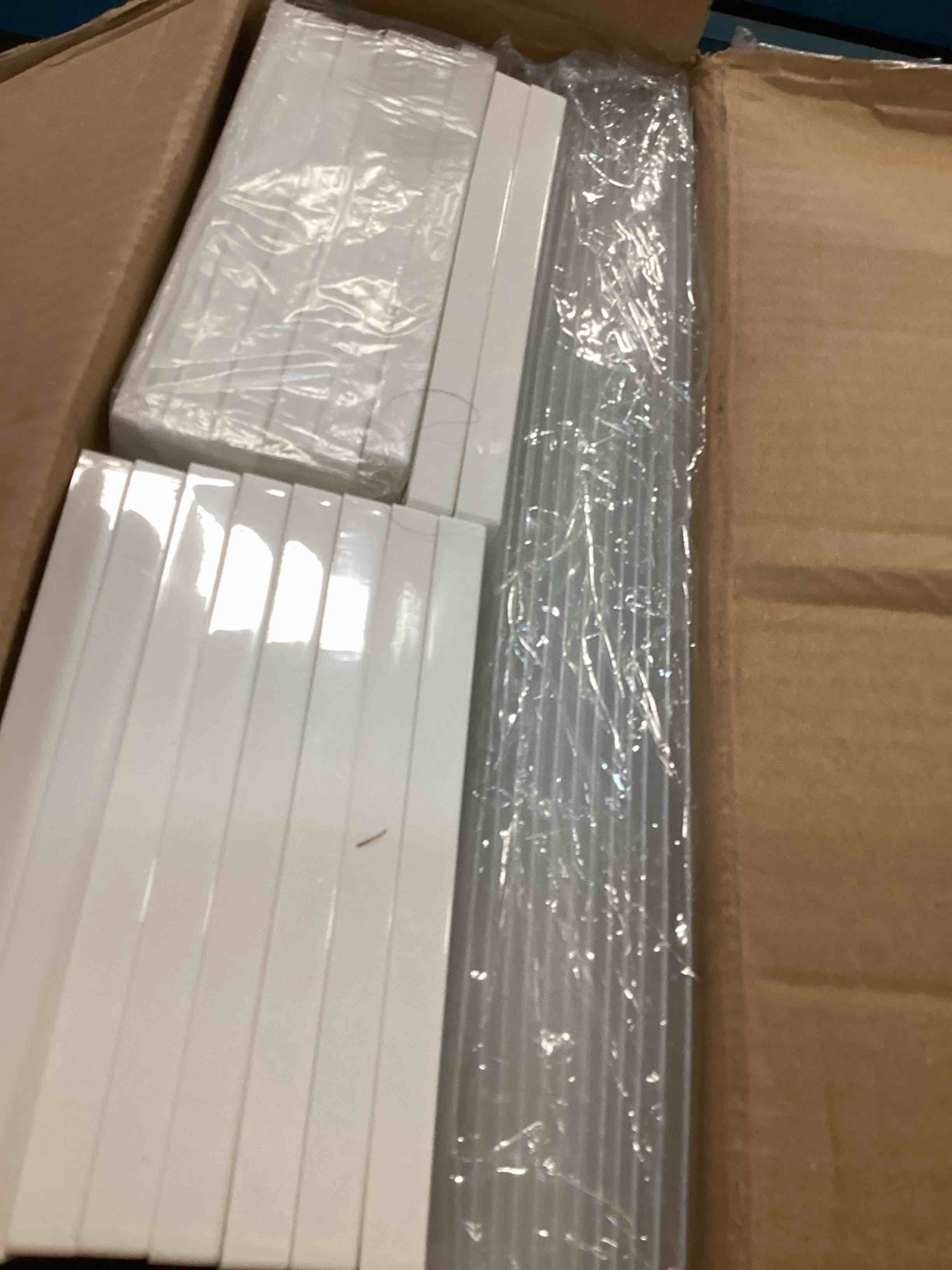 https://s3.amazonaws.com/lotting-images-prod/bidfta/GRA0024541_1725459657130.jpeg