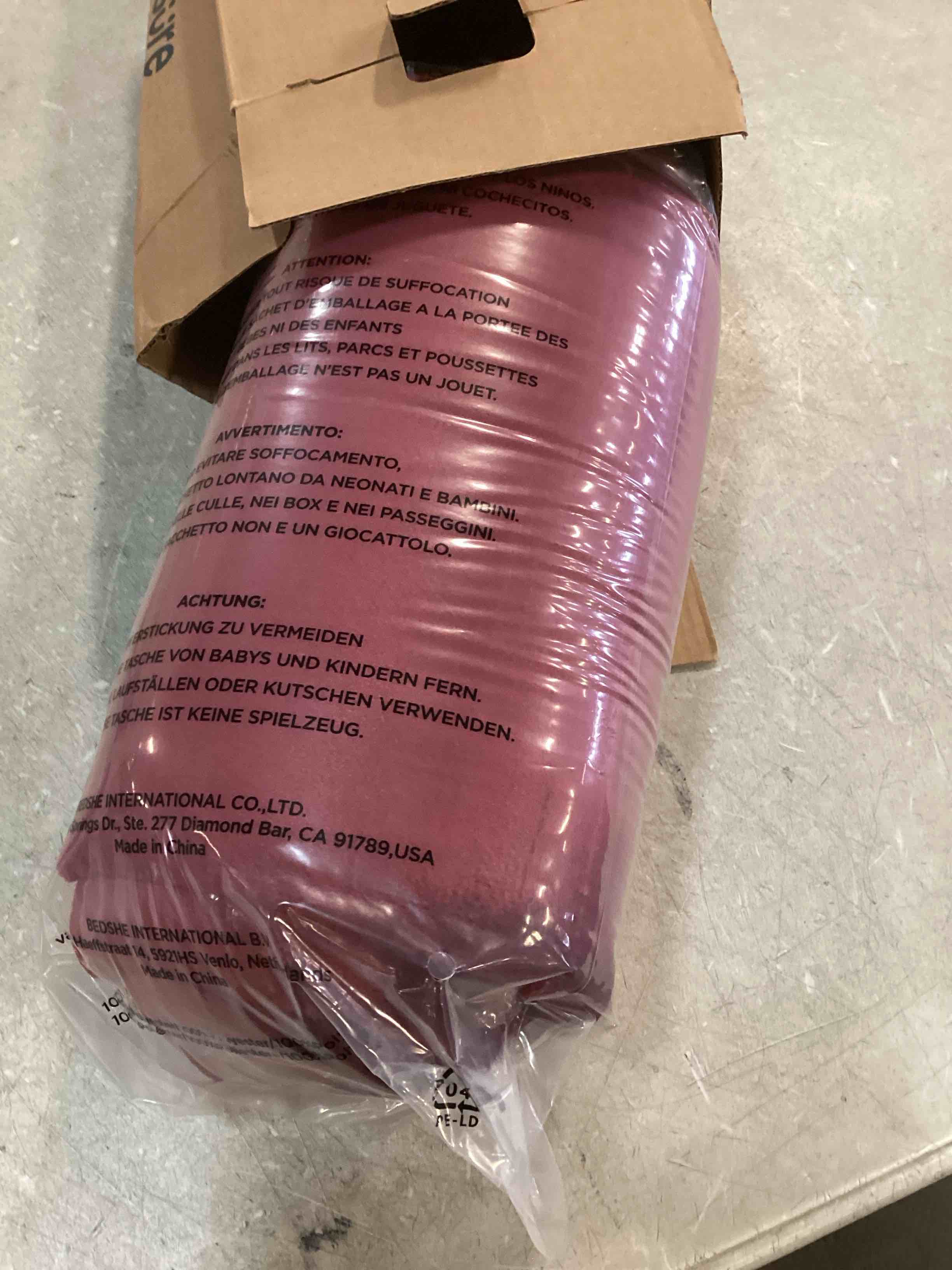 https://s3.amazonaws.com/lotting-images-prod/bidfta/GRA0024760_1725374271472.jpeg