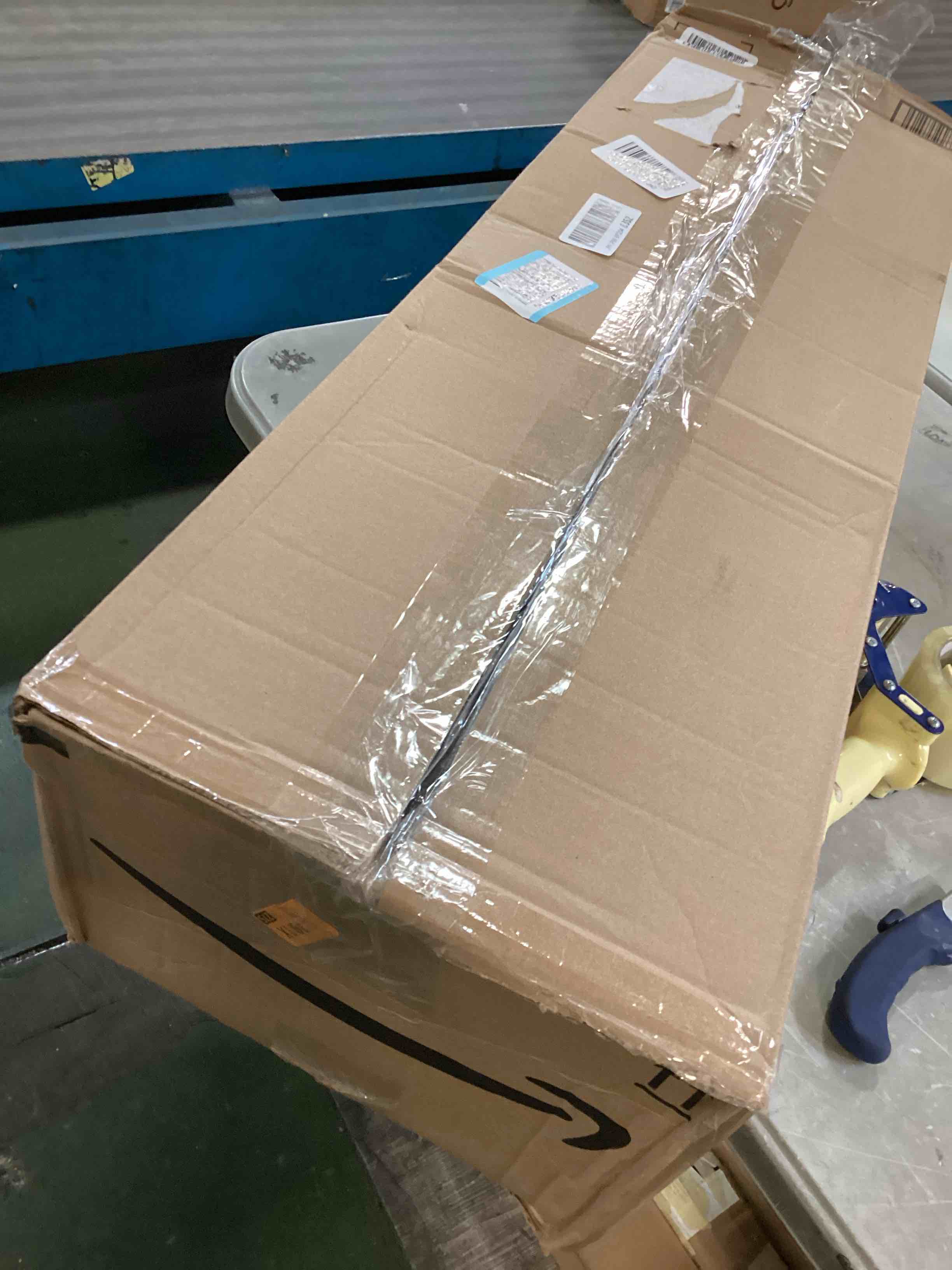 https://s3.amazonaws.com/lotting-images-prod/bidfta/GRA0025252_1724961017541.jpeg