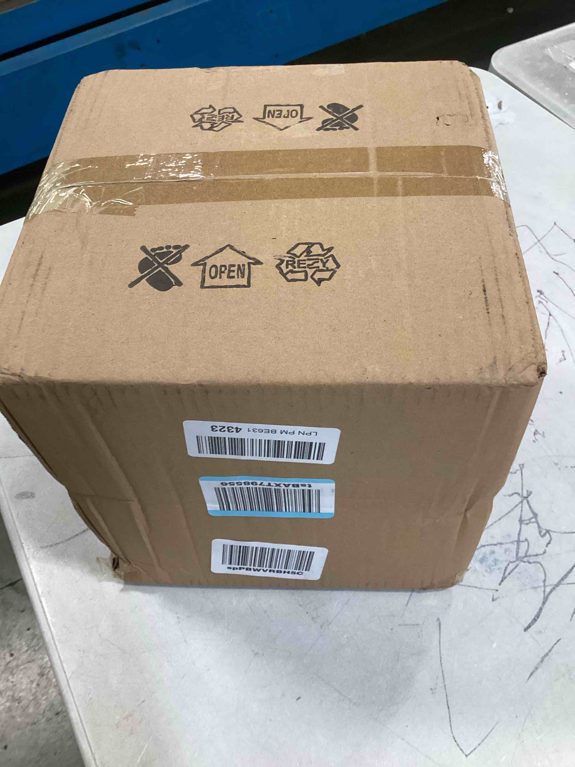 https://s3.amazonaws.com/lotting-images-prod/bidfta/GRA0025896_1724762717333.jpeg