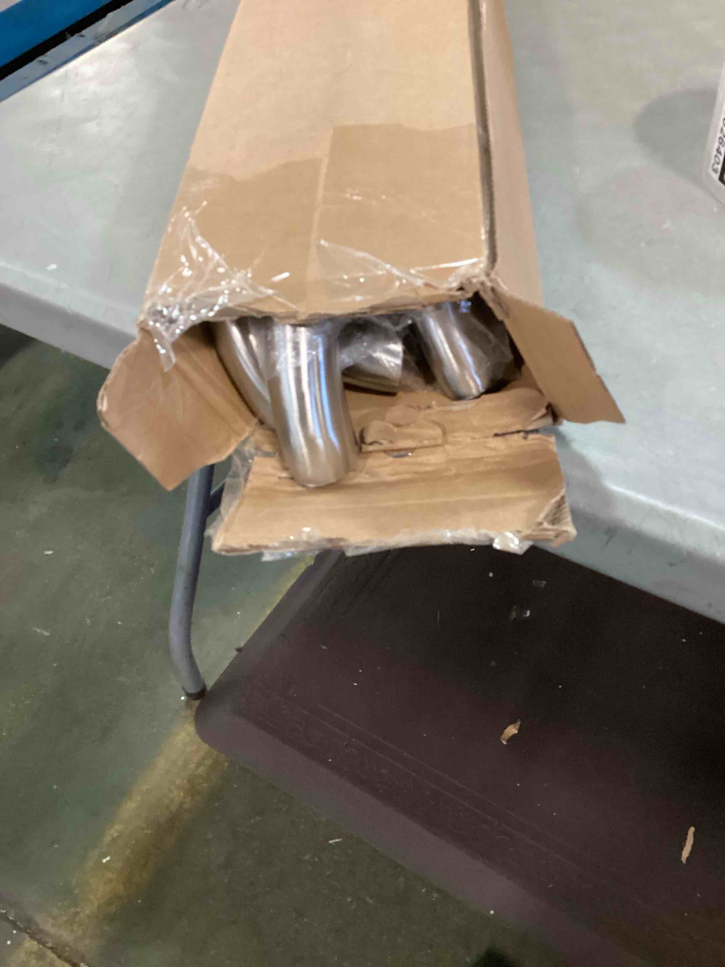 https://s3.amazonaws.com/lotting-images-prod/bidfta/GRA0026403_1730554927440.jpeg