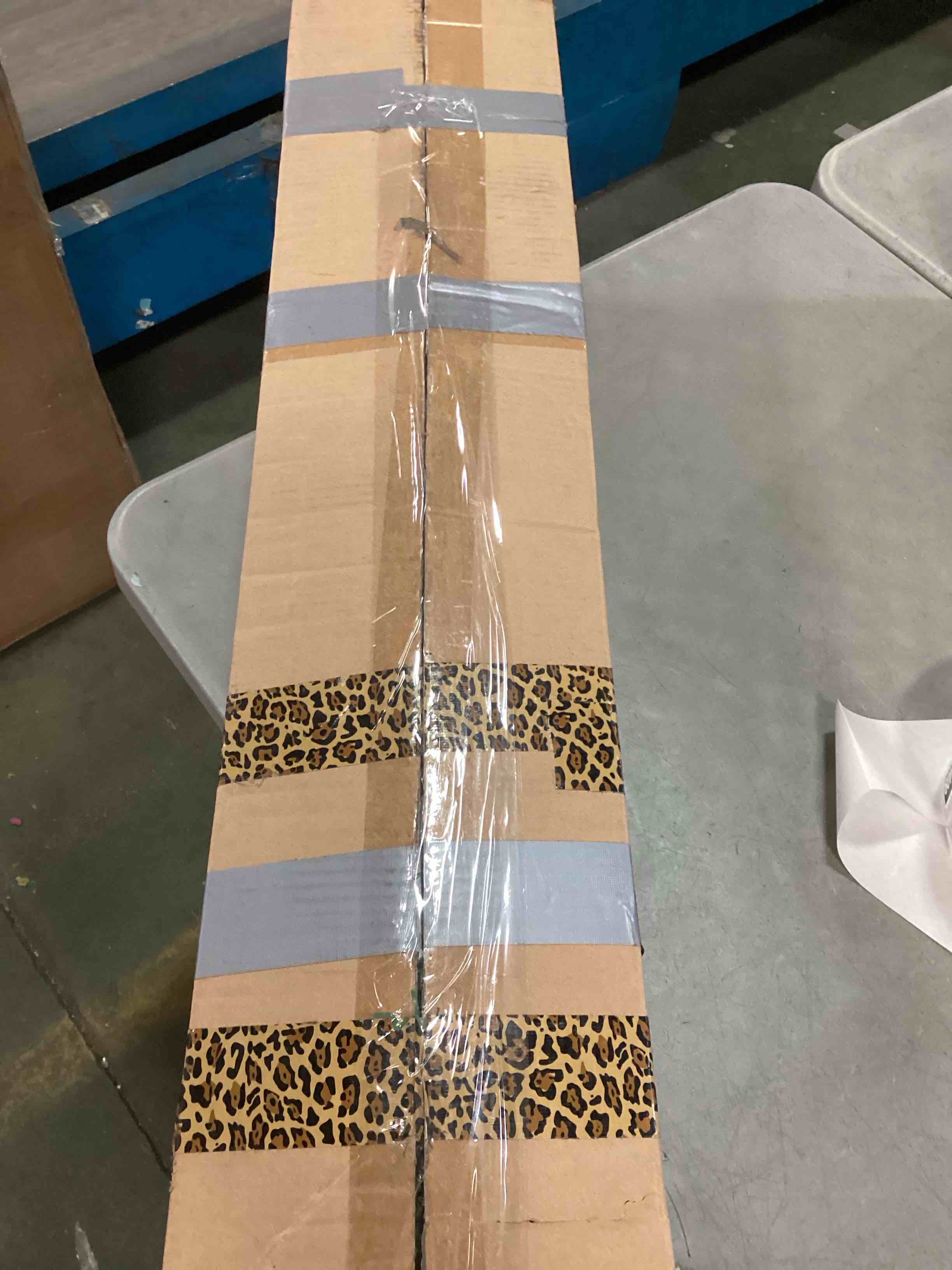 https://s3.amazonaws.com/lotting-images-prod/bidfta/GRA0026410_1730554301304.jpeg