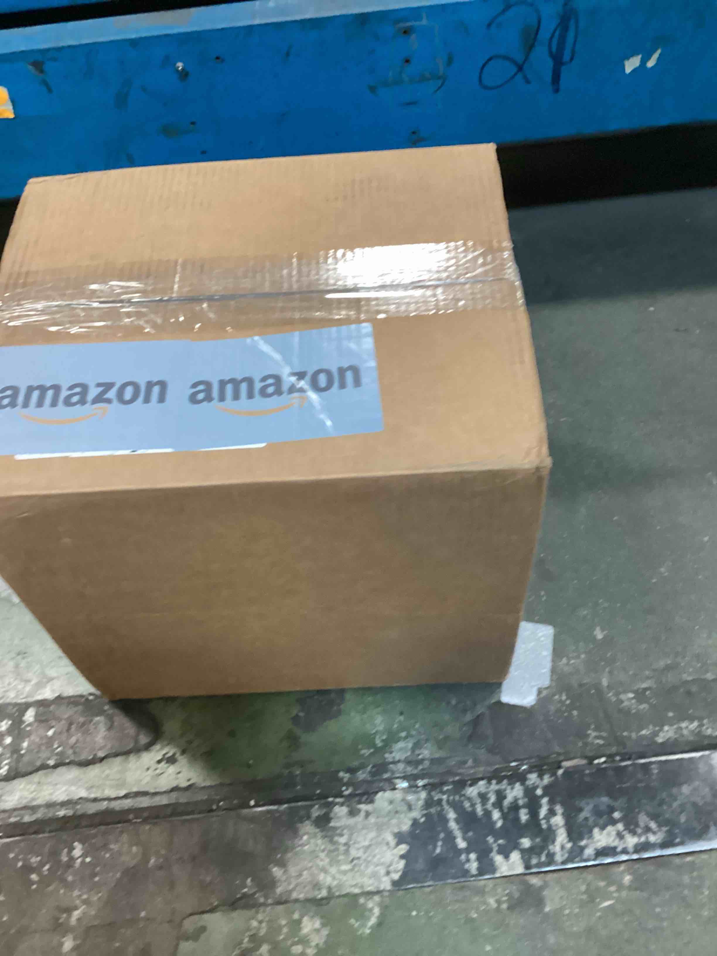 https://s3.amazonaws.com/lotting-images-prod/bidfta/GRA0026707_1730296262871.jpeg