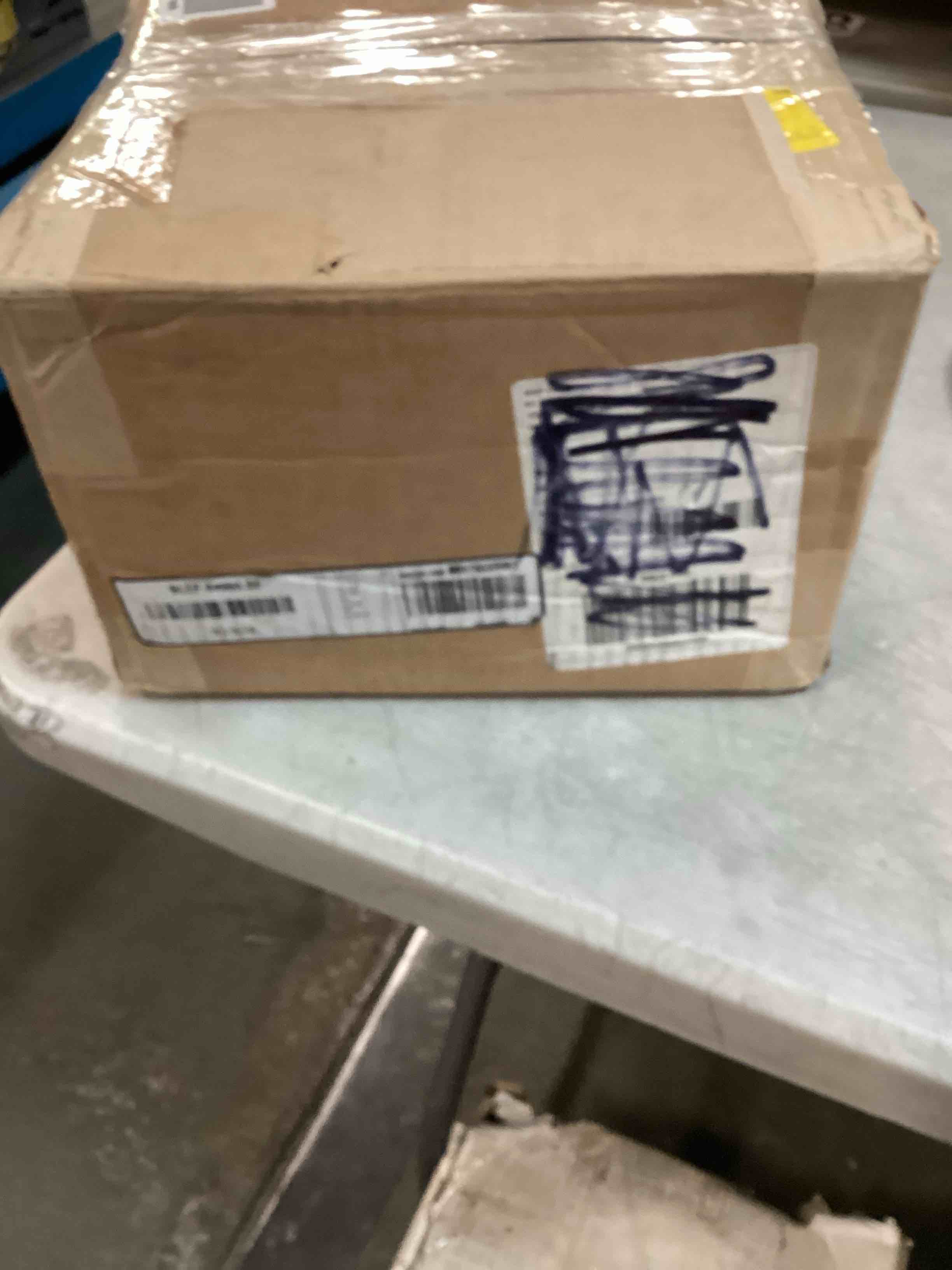 https://s3.amazonaws.com/lotting-images-prod/bidfta/GRA0026738_1730292927042.jpeg