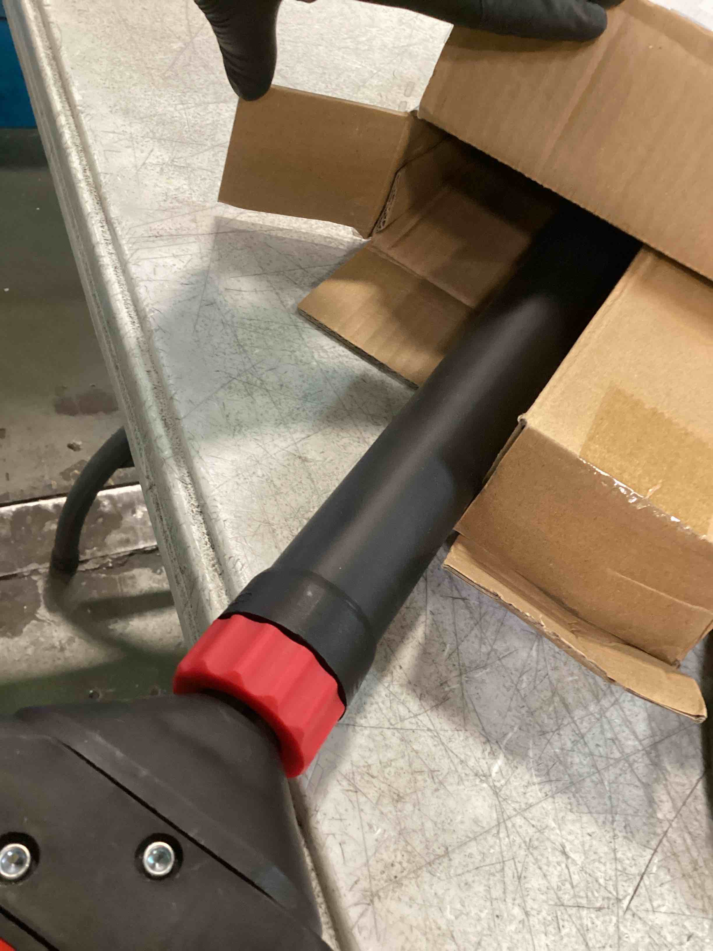 https://s3.amazonaws.com/lotting-images-prod/bidfta/GRA0026983_1730141011332.jpeg