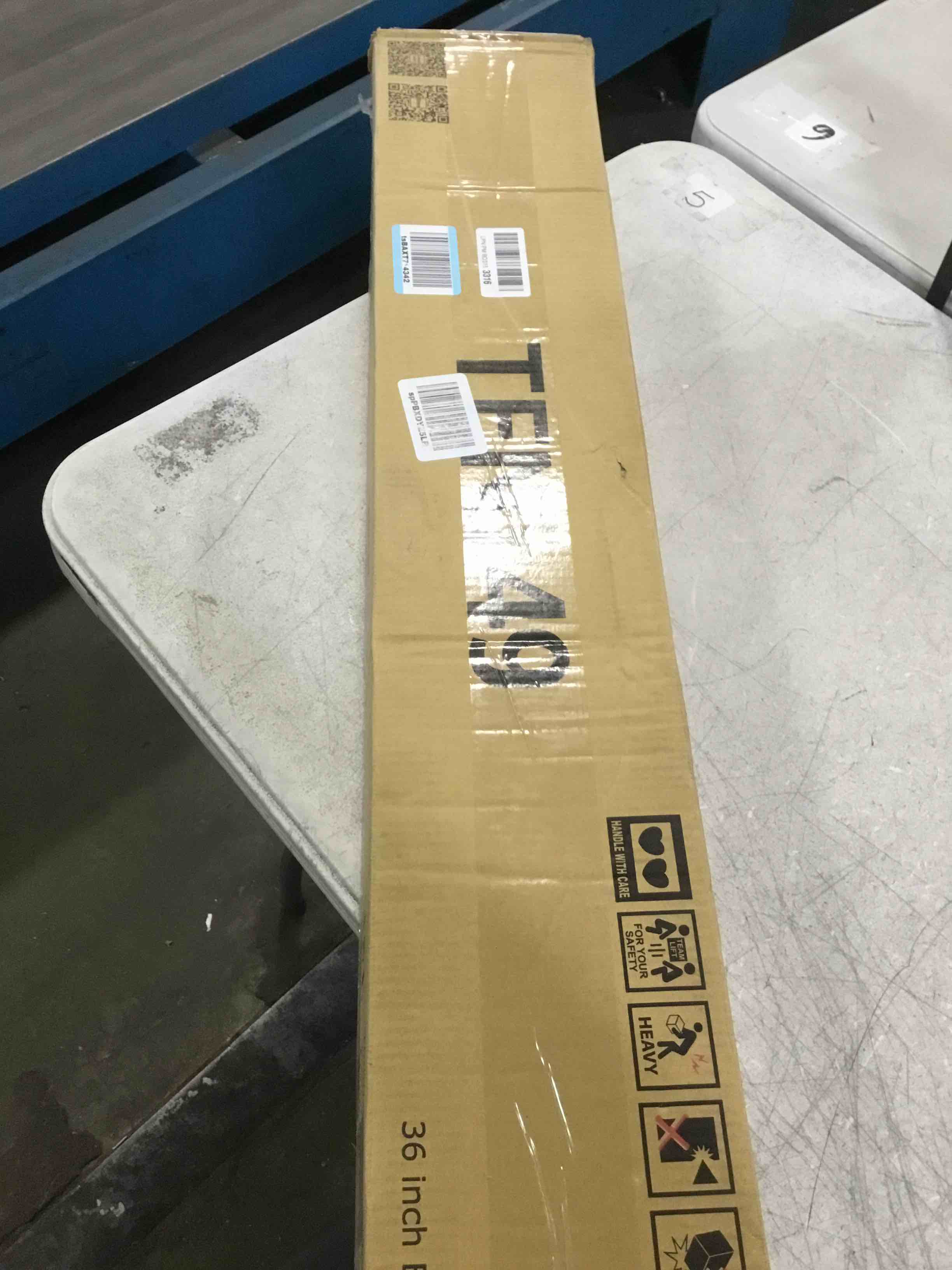 https://s3.amazonaws.com/lotting-images-prod/bidfta/GRA0027213_1729177897445.jpeg
