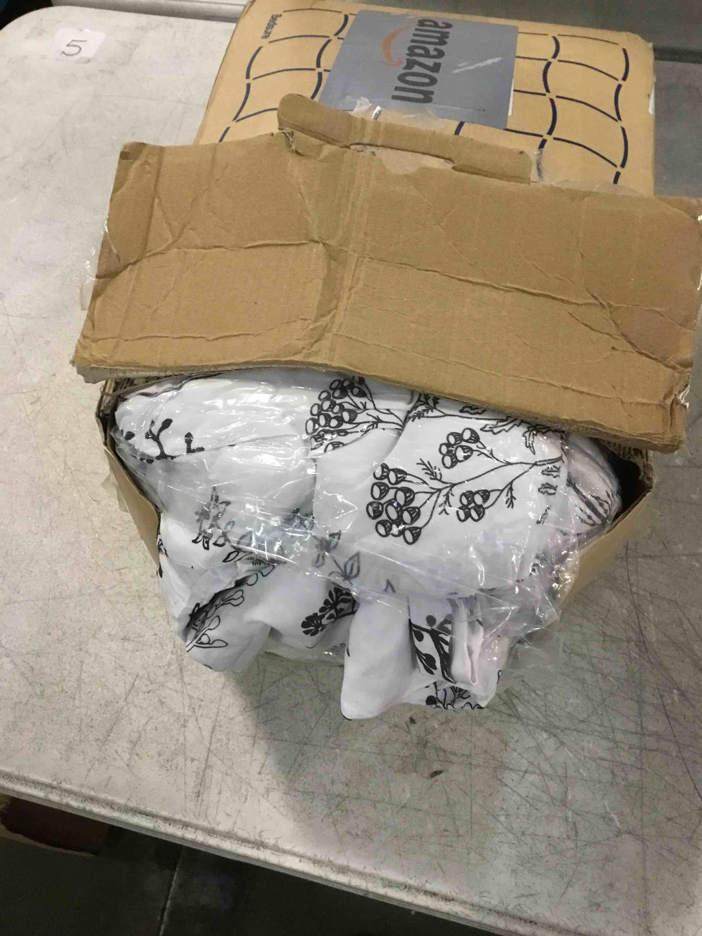 https://s3.amazonaws.com/lotting-images-prod/bidfta/GRA0027268_1729168682466.jpeg