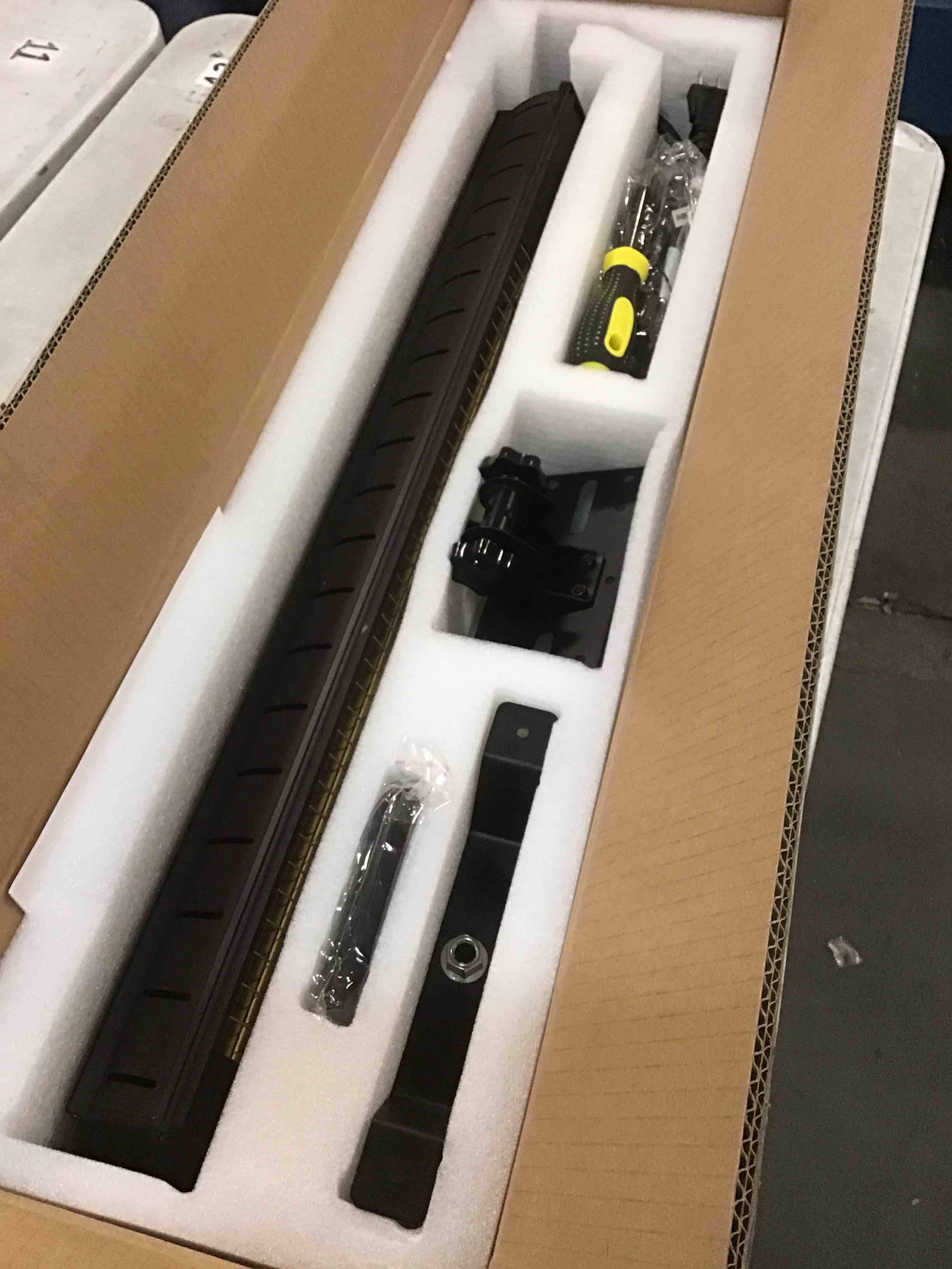 https://s3.amazonaws.com/lotting-images-prod/bidfta/GRA0028082_1729195045862.jpeg