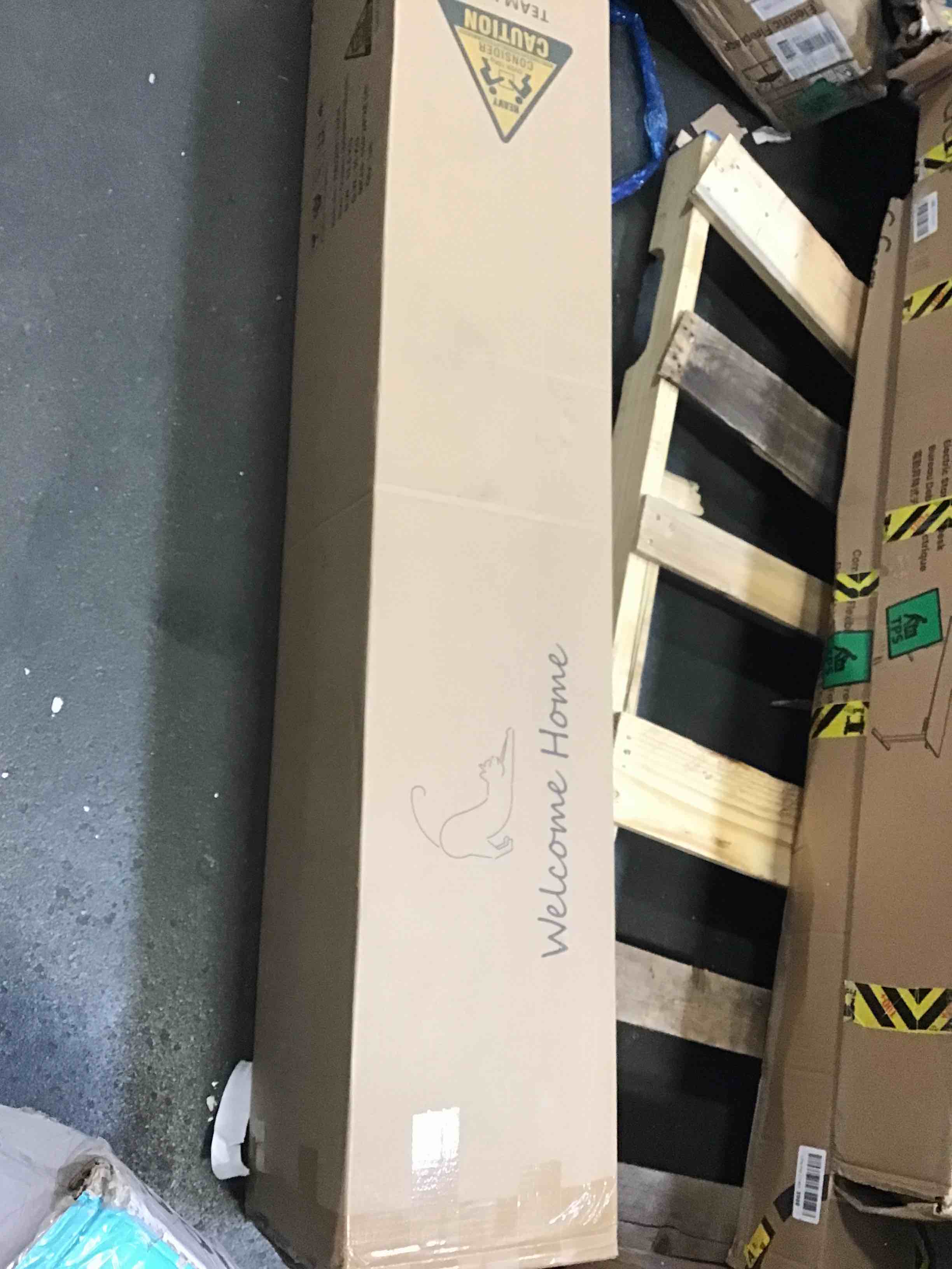 https://s3.amazonaws.com/lotting-images-prod/bidfta/GRA0029144_1728398076424.jpeg