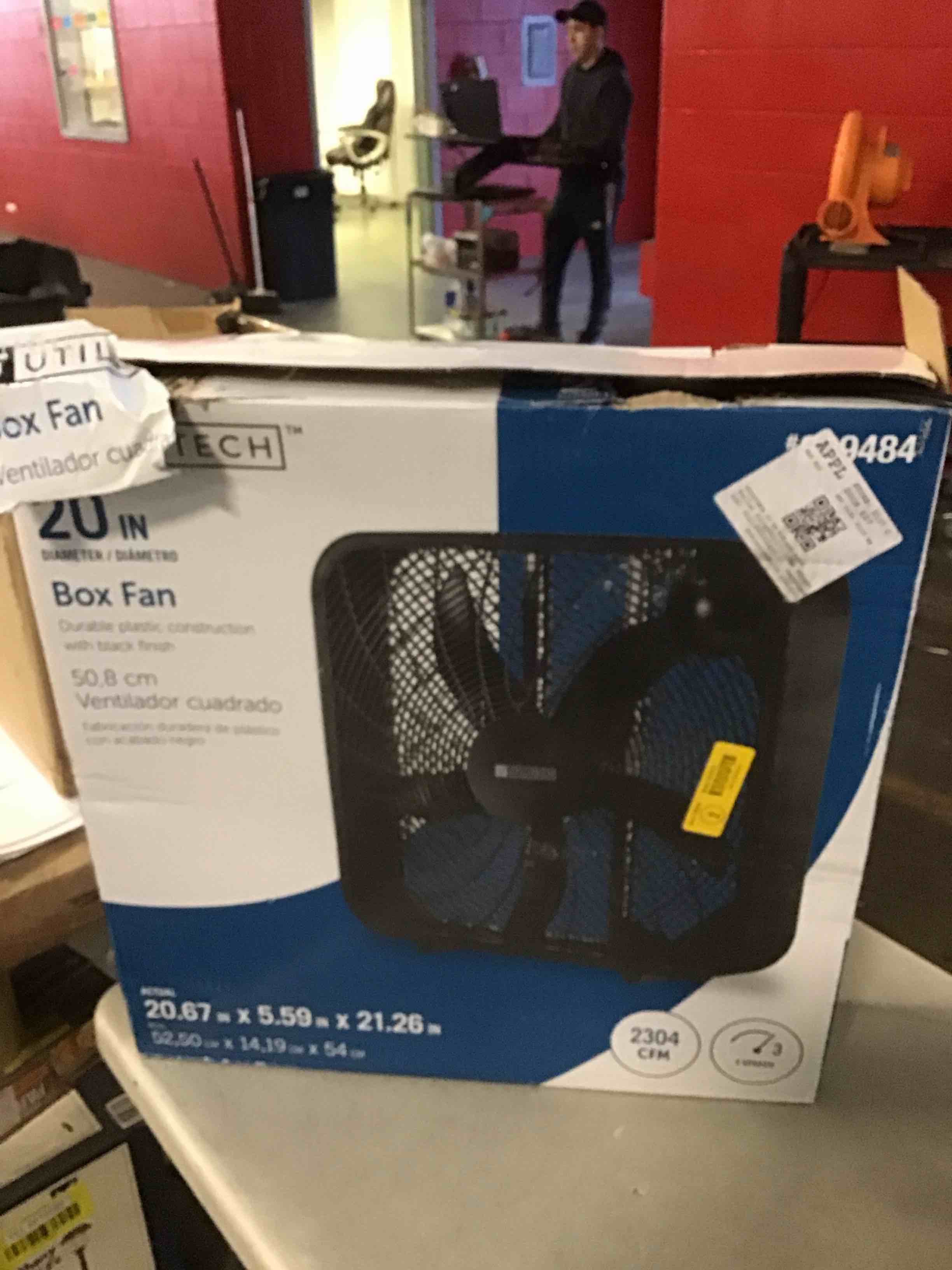 https://s3.amazonaws.com/lotting-images-prod/bidfta/GRA0029233_1728303962613.jpeg
