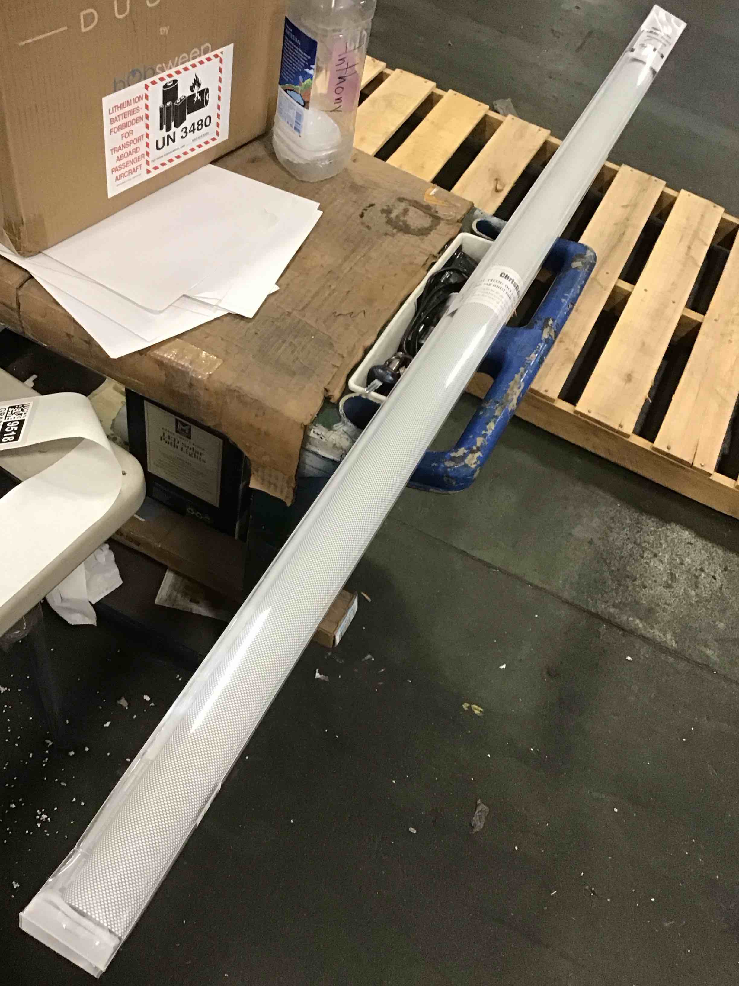 https://s3.amazonaws.com/lotting-images-prod/bidfta/GRA0029513_1727877281497.jpeg