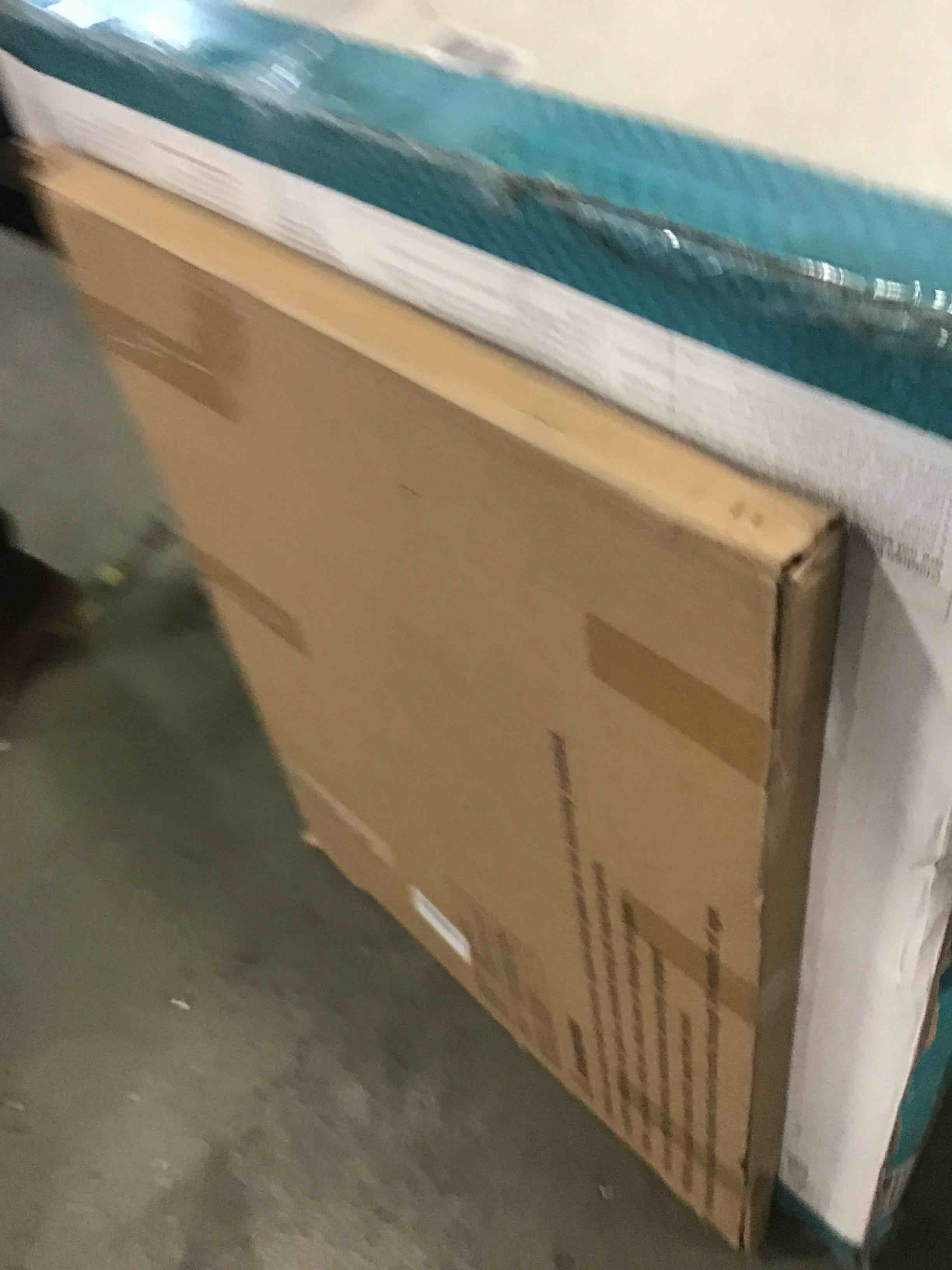 https://s3.amazonaws.com/lotting-images-prod/bidfta/GRA0033659_1725381292544.jpeg