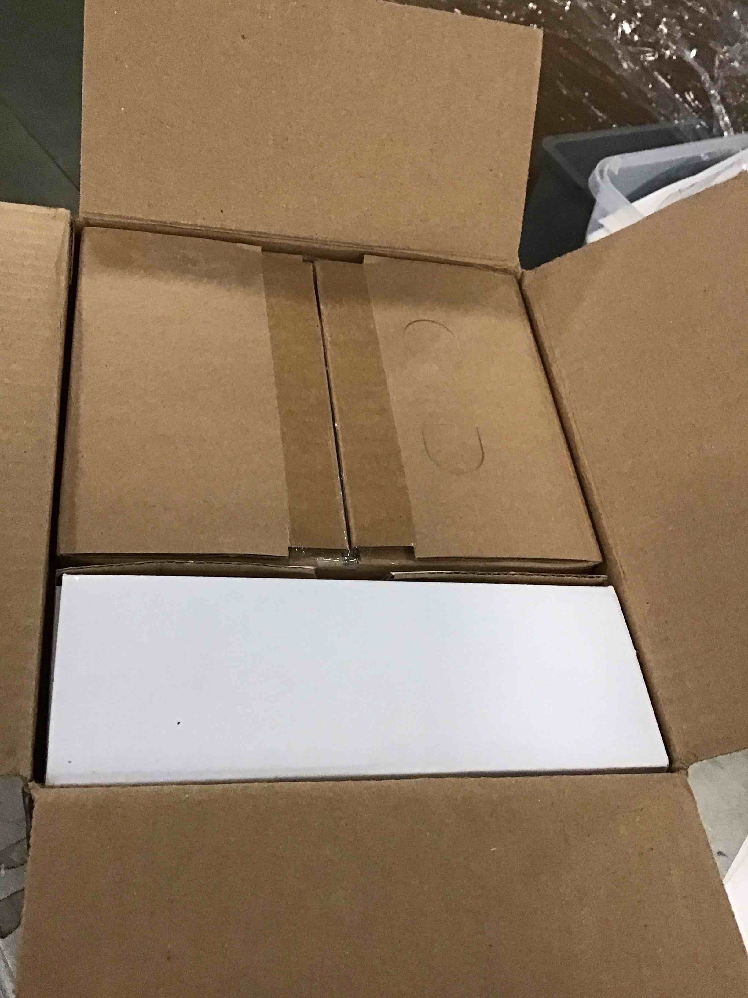 https://s3.amazonaws.com/lotting-images-prod/bidfta/GRA0038366_1735653048570.jpeg