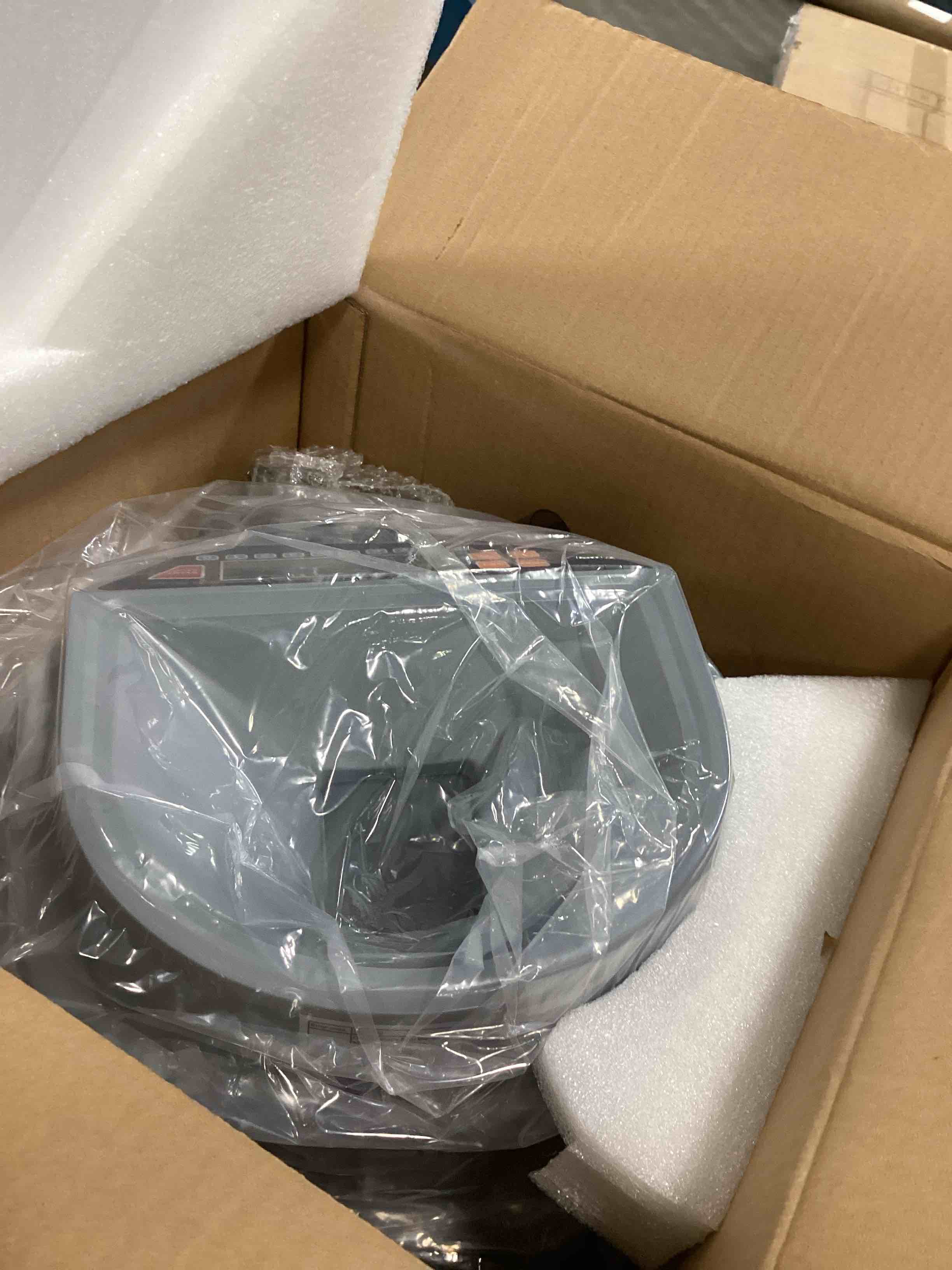 https://s3.amazonaws.com/lotting-images-prod/bidfta/GRA0040237_1727117500732.jpeg