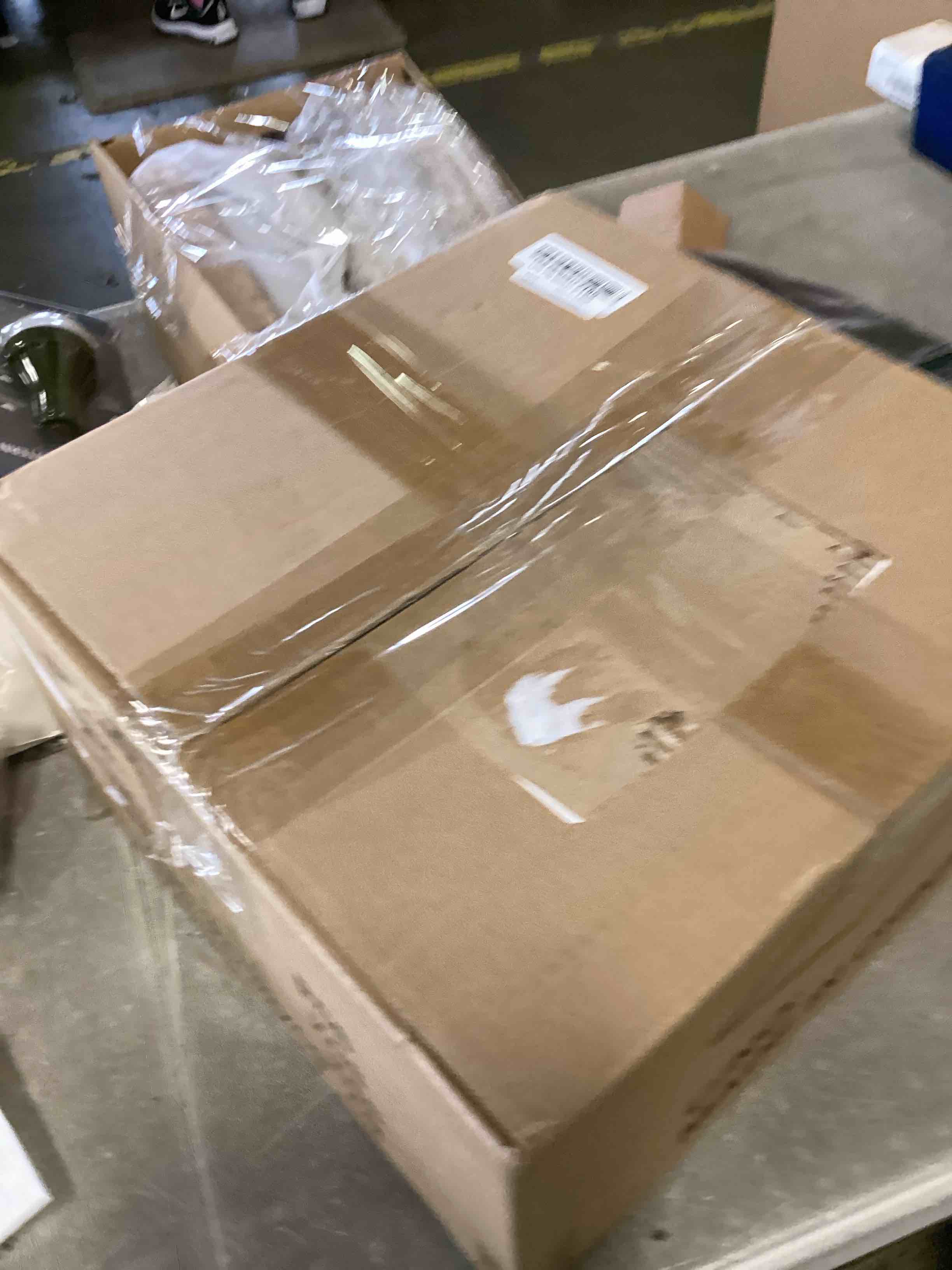 https://s3.amazonaws.com/lotting-images-prod/bidfta/GRA0040936_1726170535401.jpeg