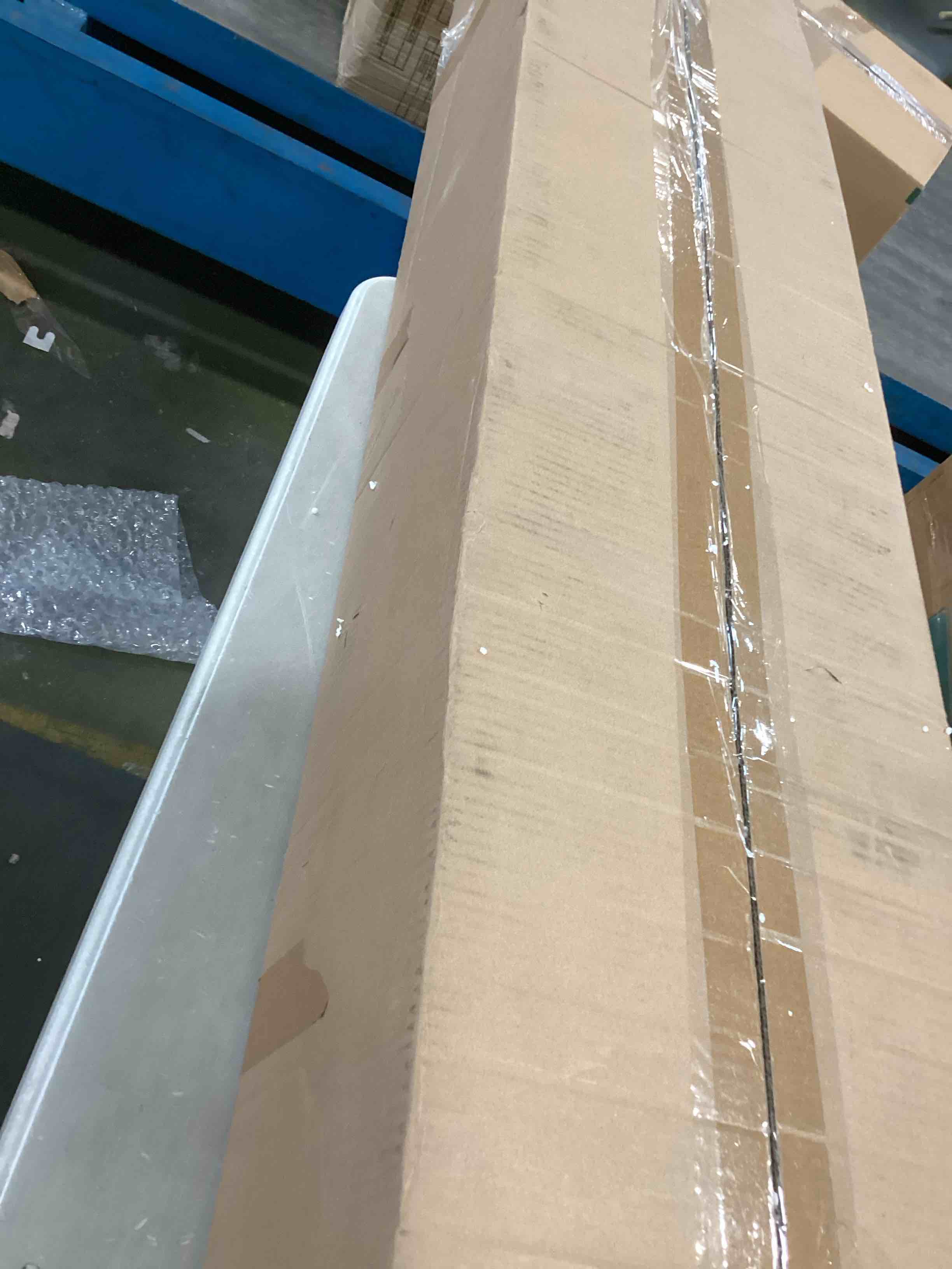 https://s3.amazonaws.com/lotting-images-prod/bidfta/GRA0044274_1728744254392.jpeg