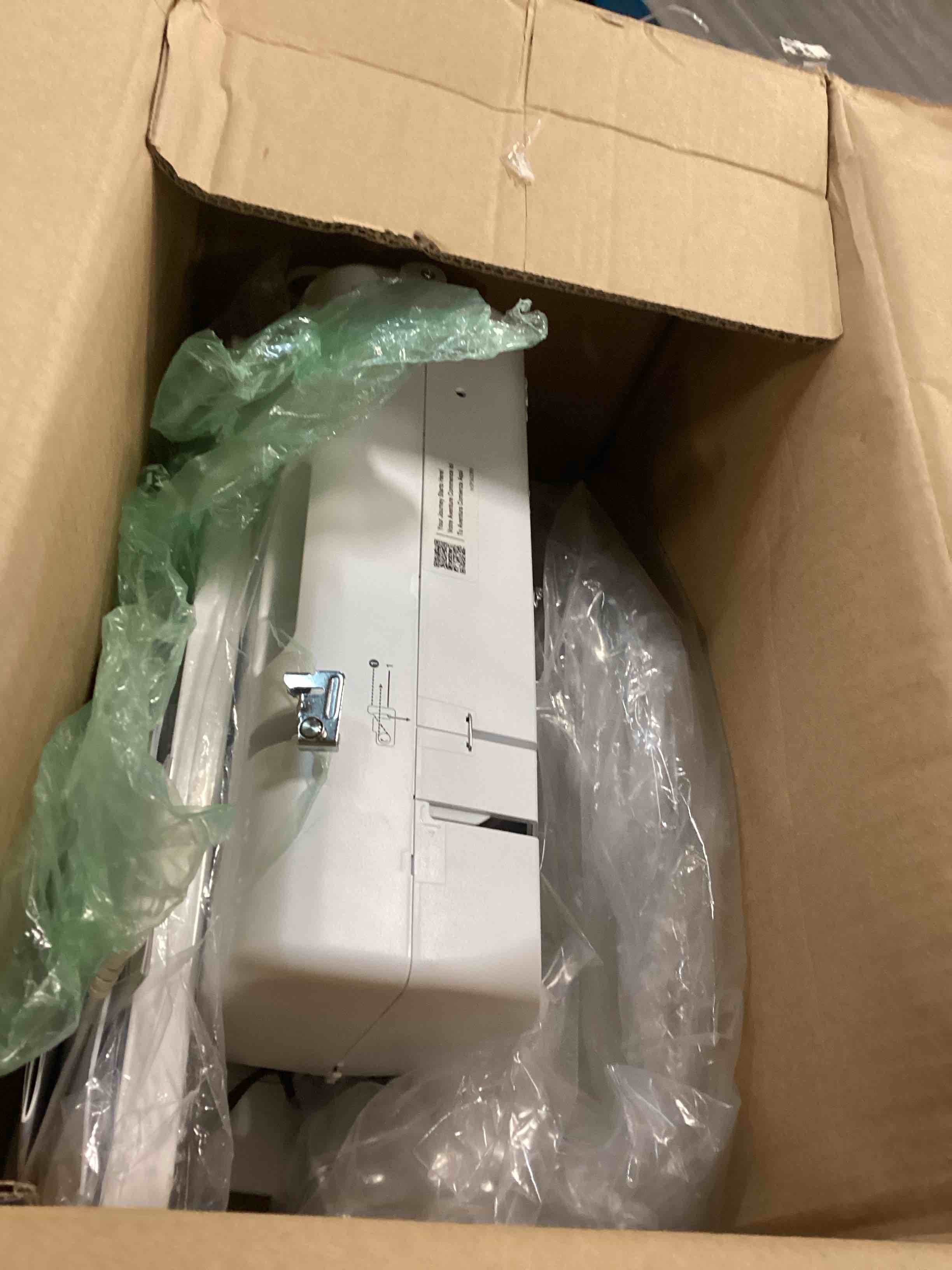 https://s3.amazonaws.com/lotting-images-prod/bidfta/GRA0045595_1726489487127.jpeg