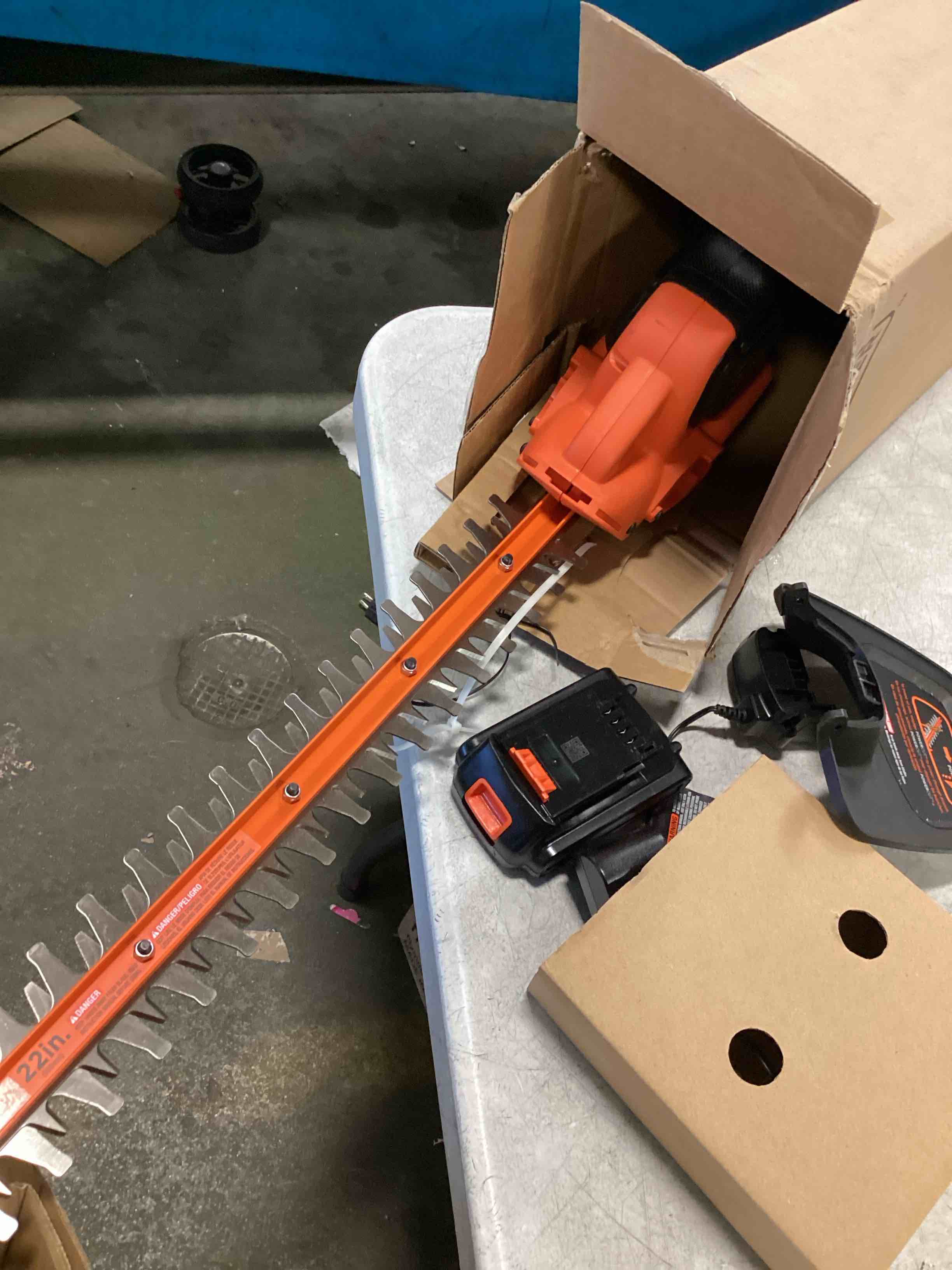 https://s3.amazonaws.com/lotting-images-prod/bidfta/GRA0046116_1728409532031.jpeg