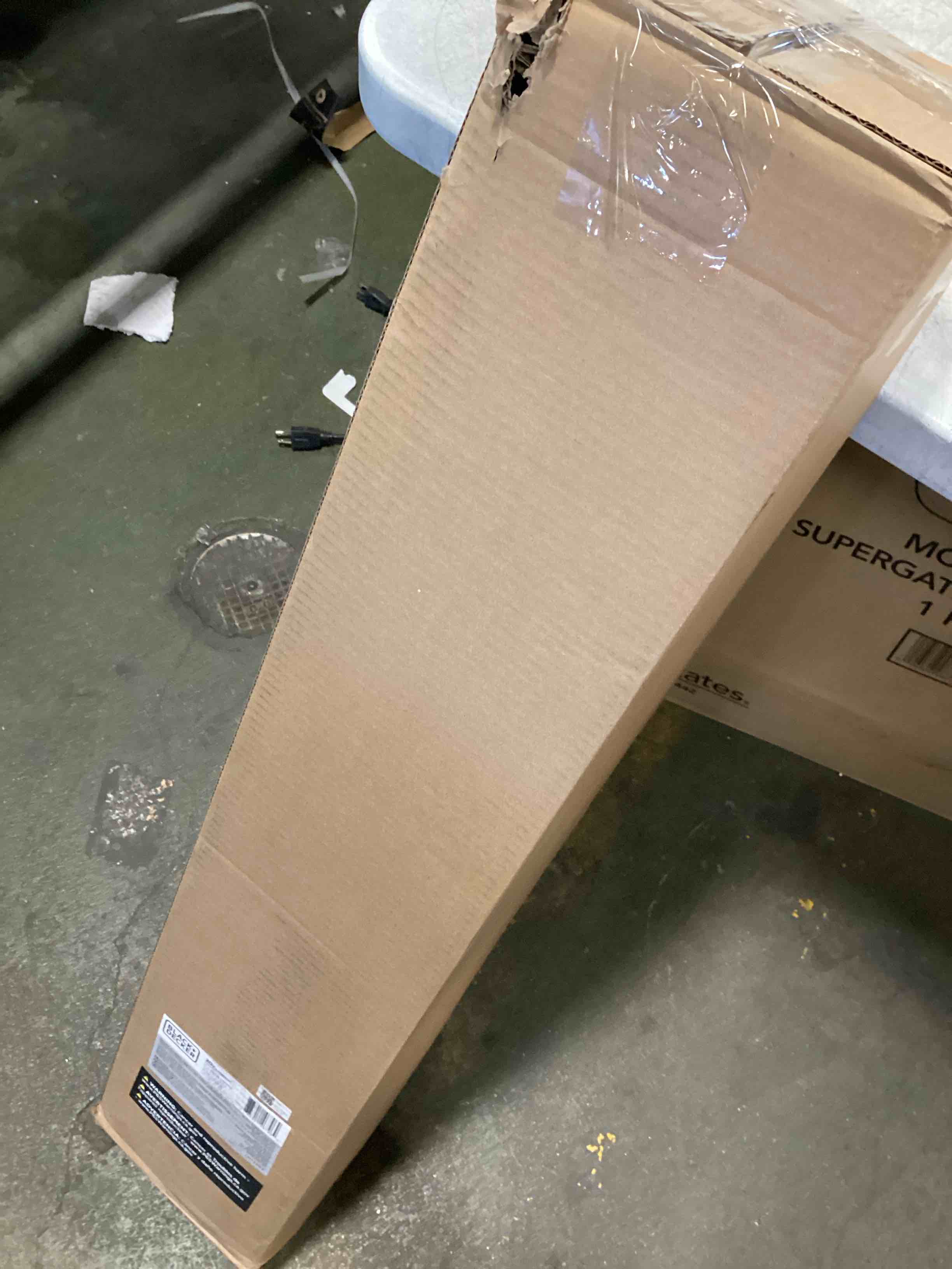 https://s3.amazonaws.com/lotting-images-prod/bidfta/GRA0046116_1728409618805.jpeg